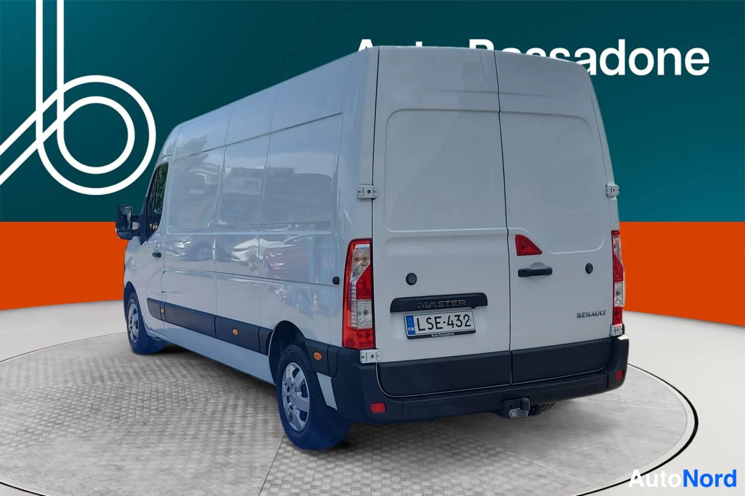 White Renault Master 2023, rear three-quarter, photo 7