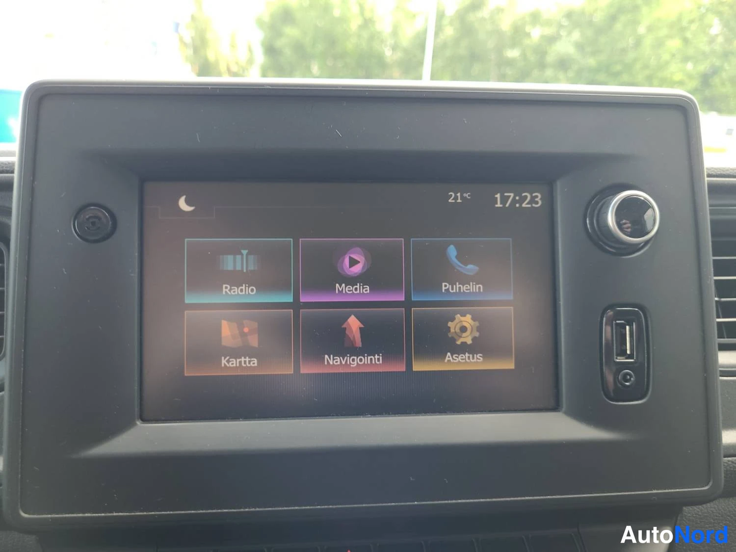 White Renault Master 2023, photo 23