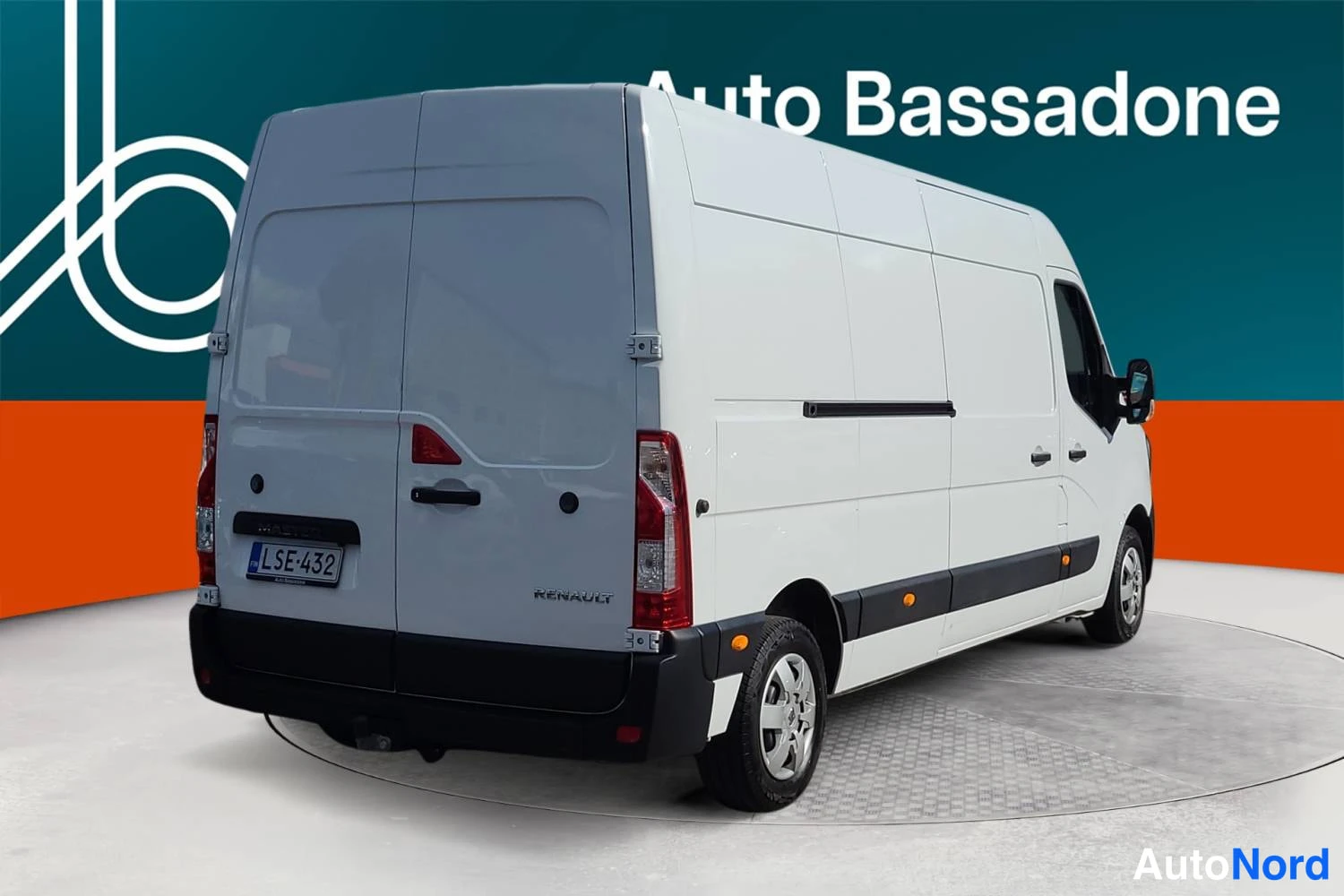 White Renault Master 2023, rear three-quarter, photo 6