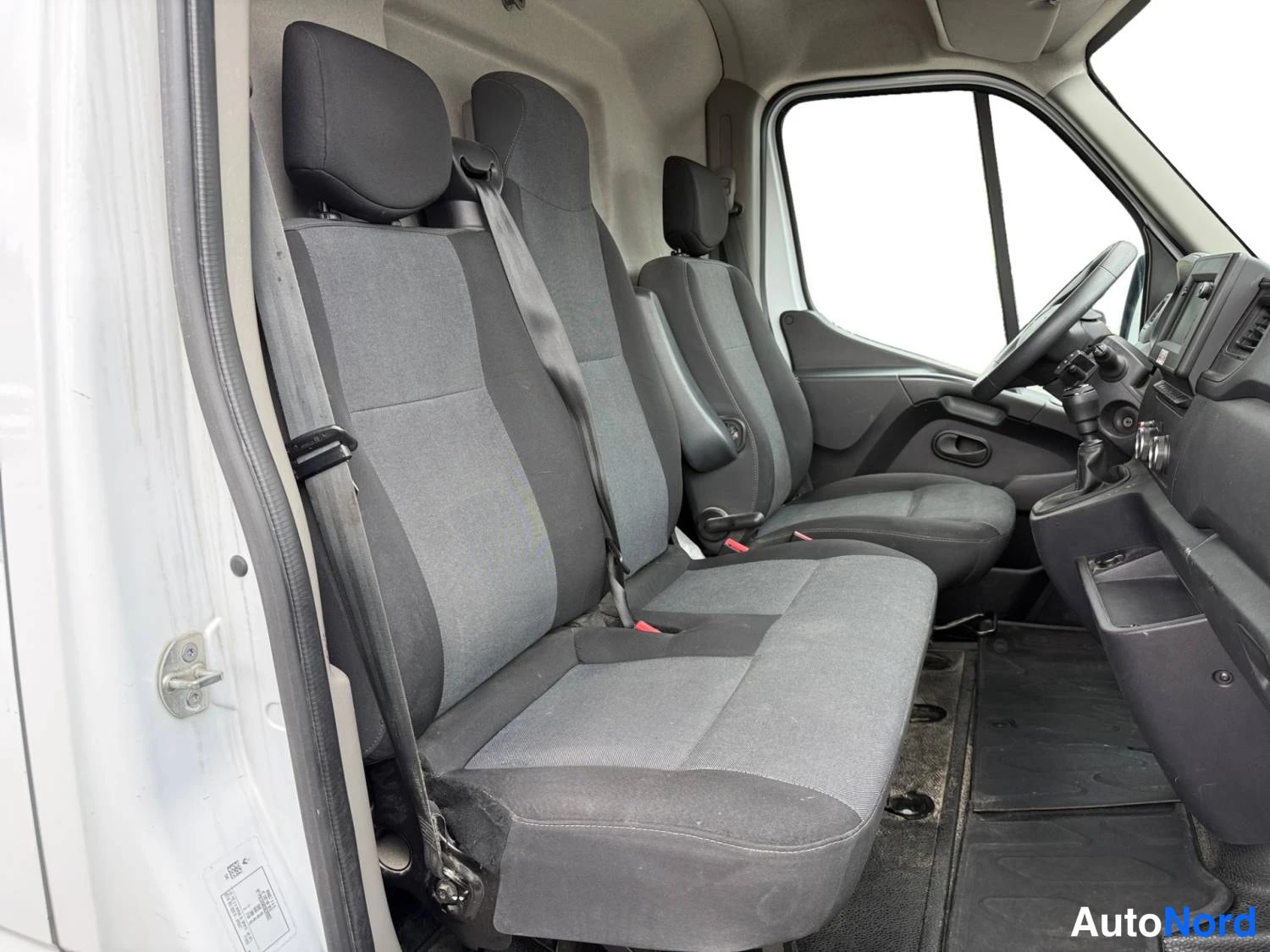 White Renault Master 2023, cockpit, photo 10