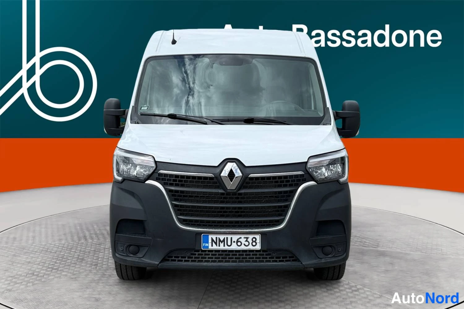 White Renault Master 2023, front, photo 4