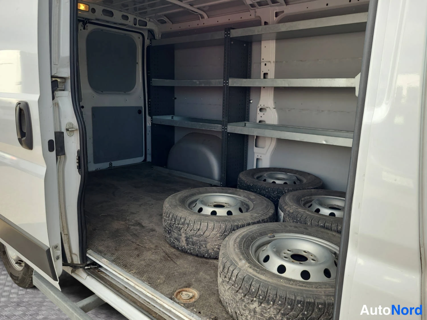 Valkoinen Peugeot Boxer 2023, kuva 23