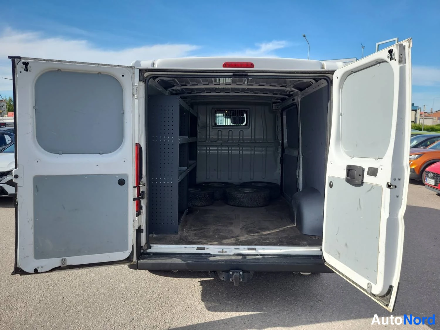 Valkoinen Peugeot Boxer 2023, takaa, kuva 10