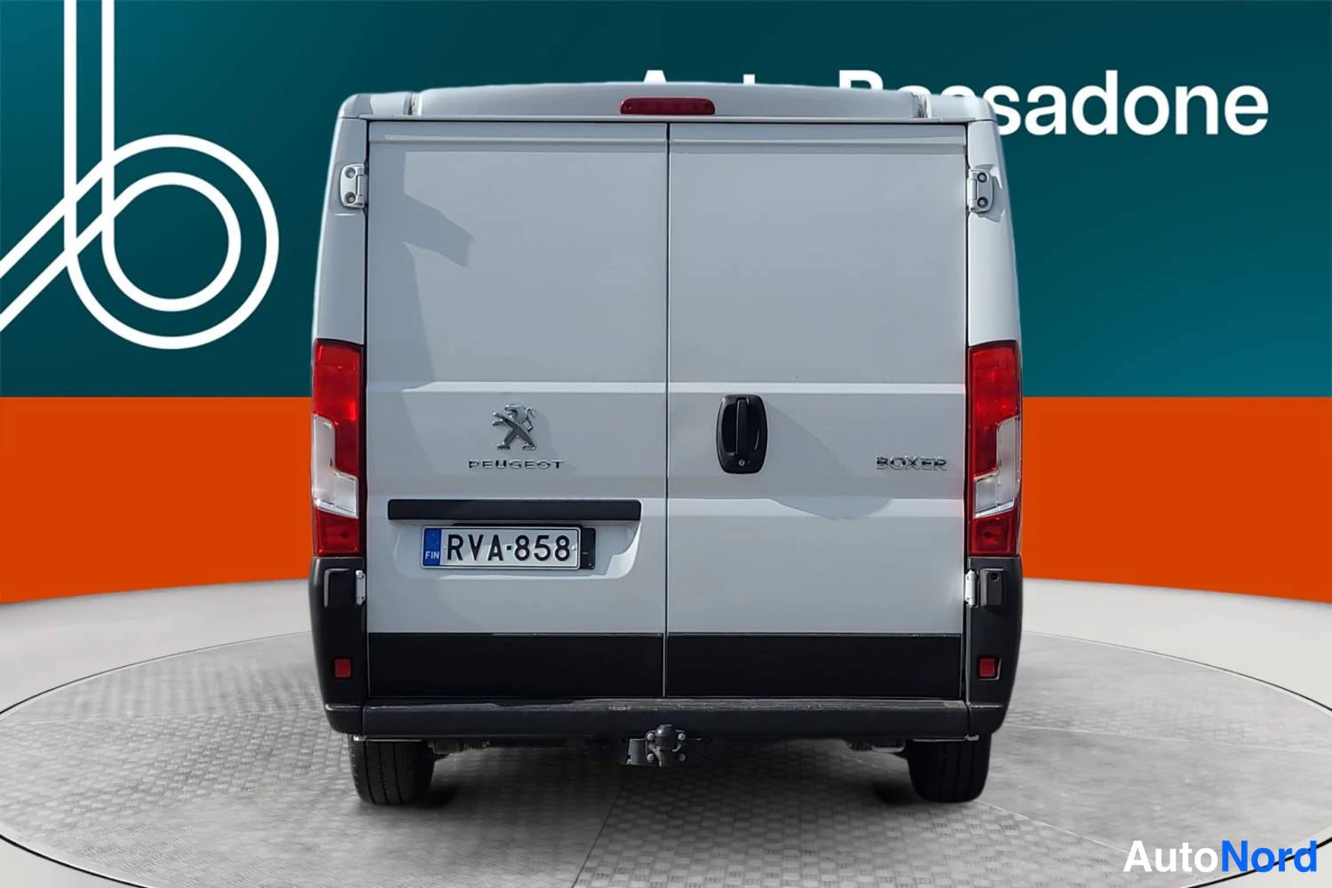 Valkoinen Peugeot Boxer 2023, takaa, kuva 9