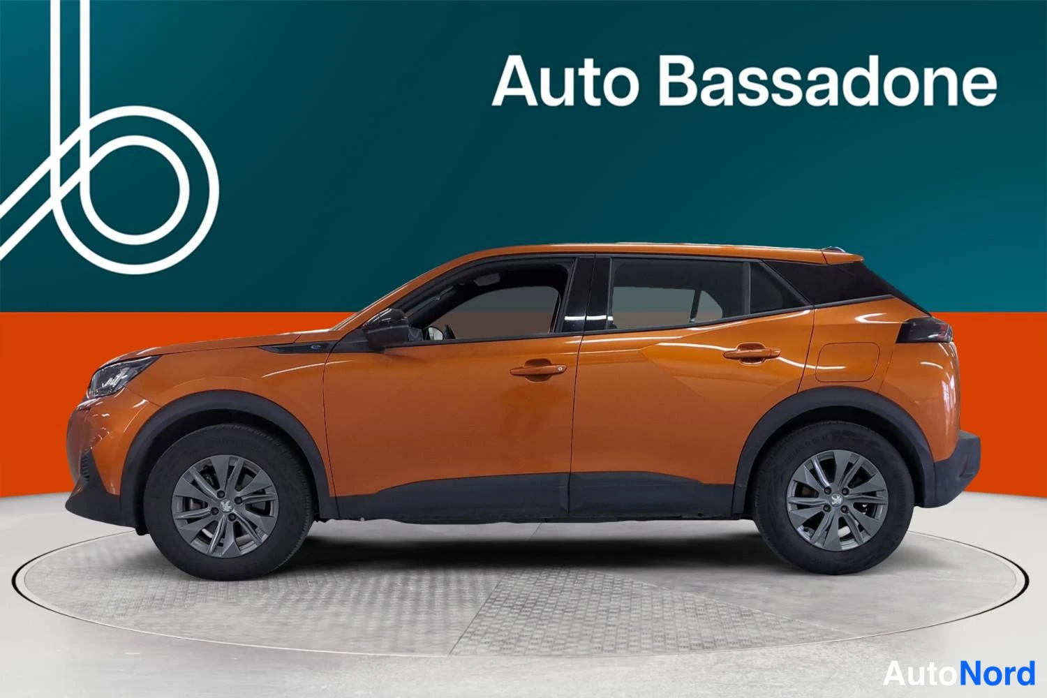 Oranssi Peugeot E-2008 2023, sivulta, kuva 4
