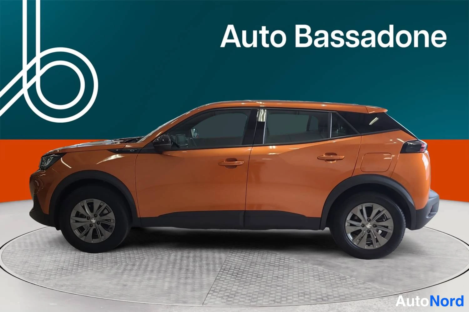 Oranssi Peugeot E-2008 2023, sivulta, kuva 5