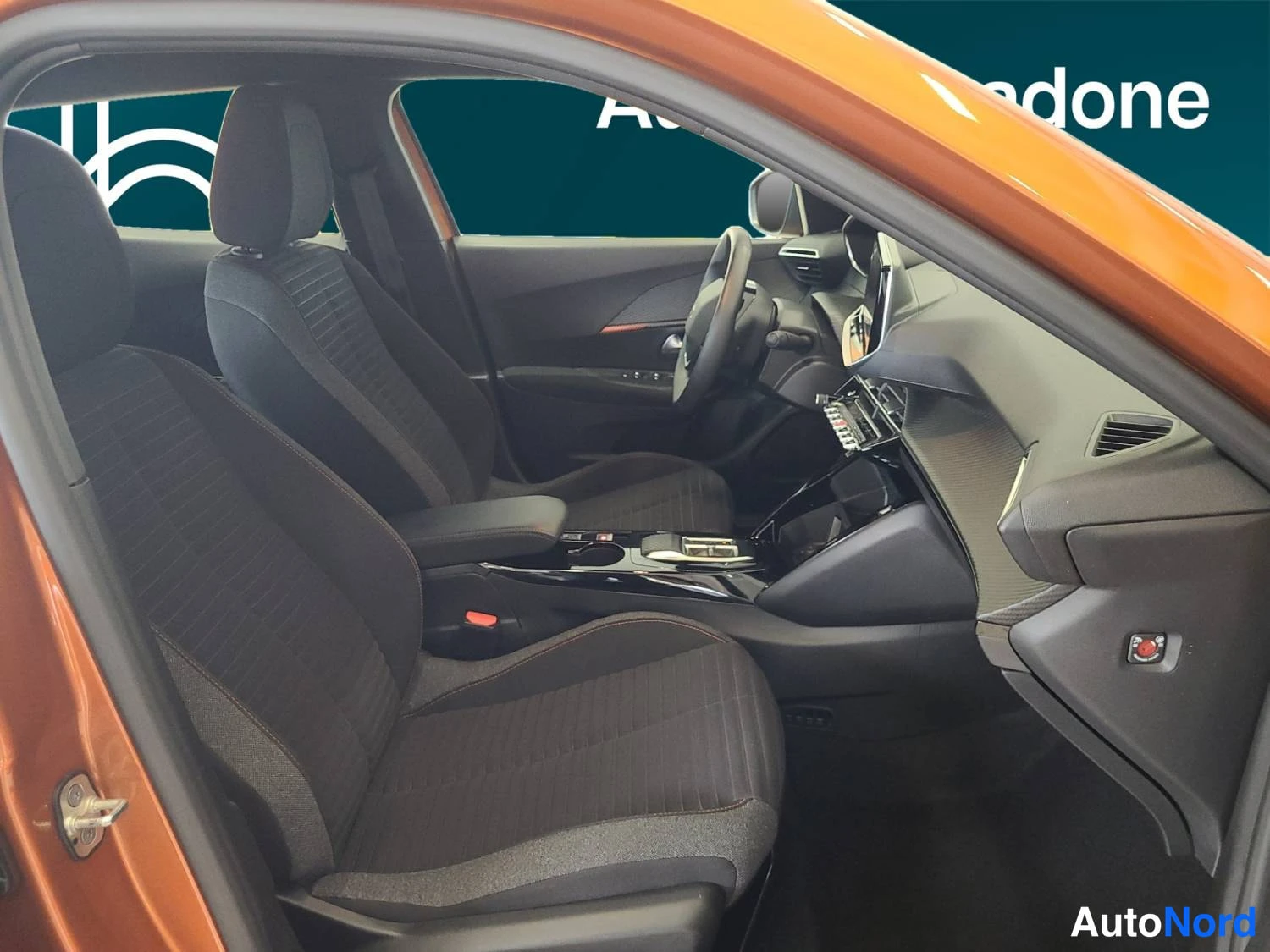 Oranssi Peugeot E-2008 2023, kuva 15