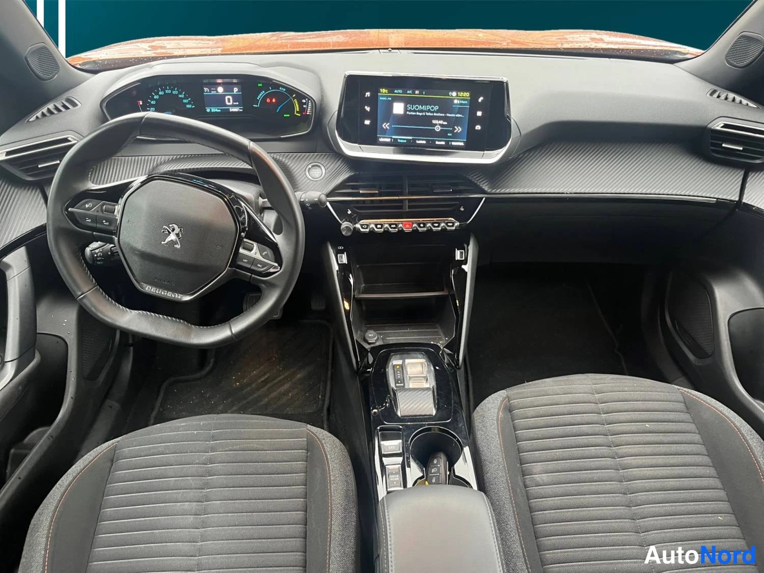 Oranssi Peugeot E-2008 2023, kuva 10