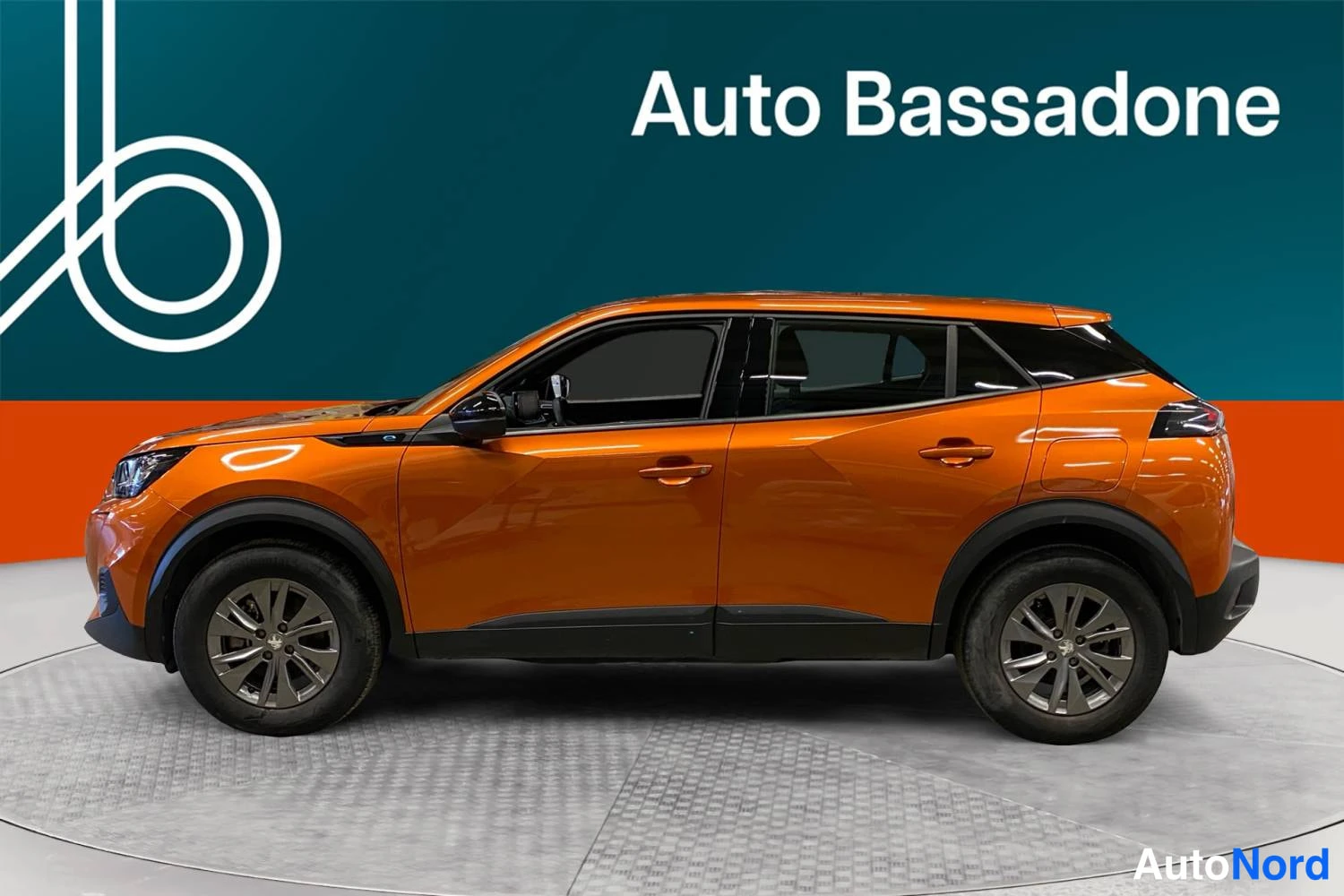 Oranssi Peugeot E-2008 2023, sivulta, kuva 6