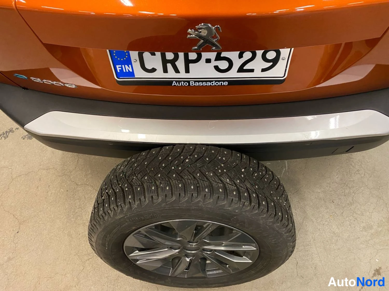 Oranssi Peugeot E-2008 2023, takaa, kuva 10