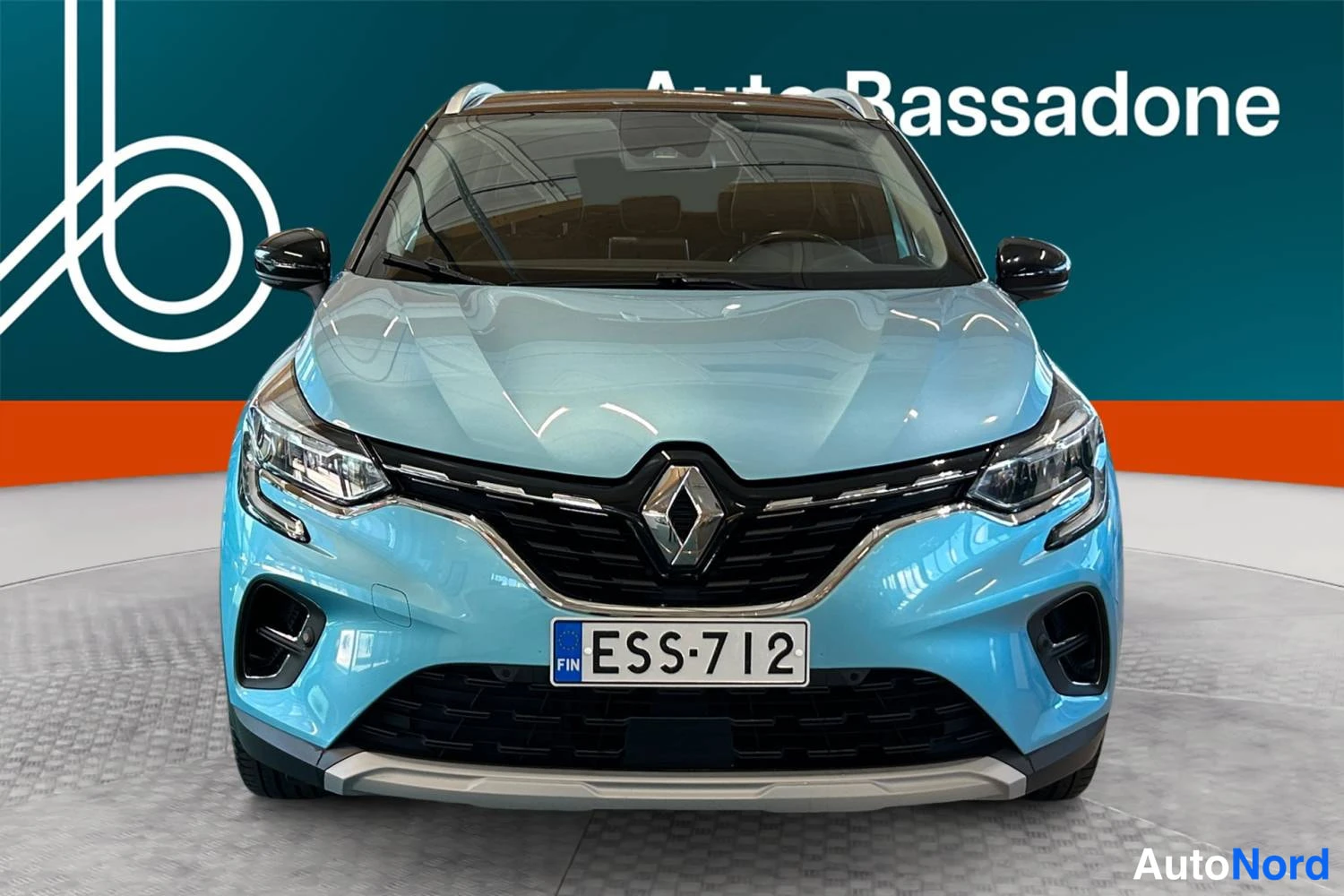Sininen Renault Captur E-TECH Plug-in hybrid 2021, edestä, kuva 4