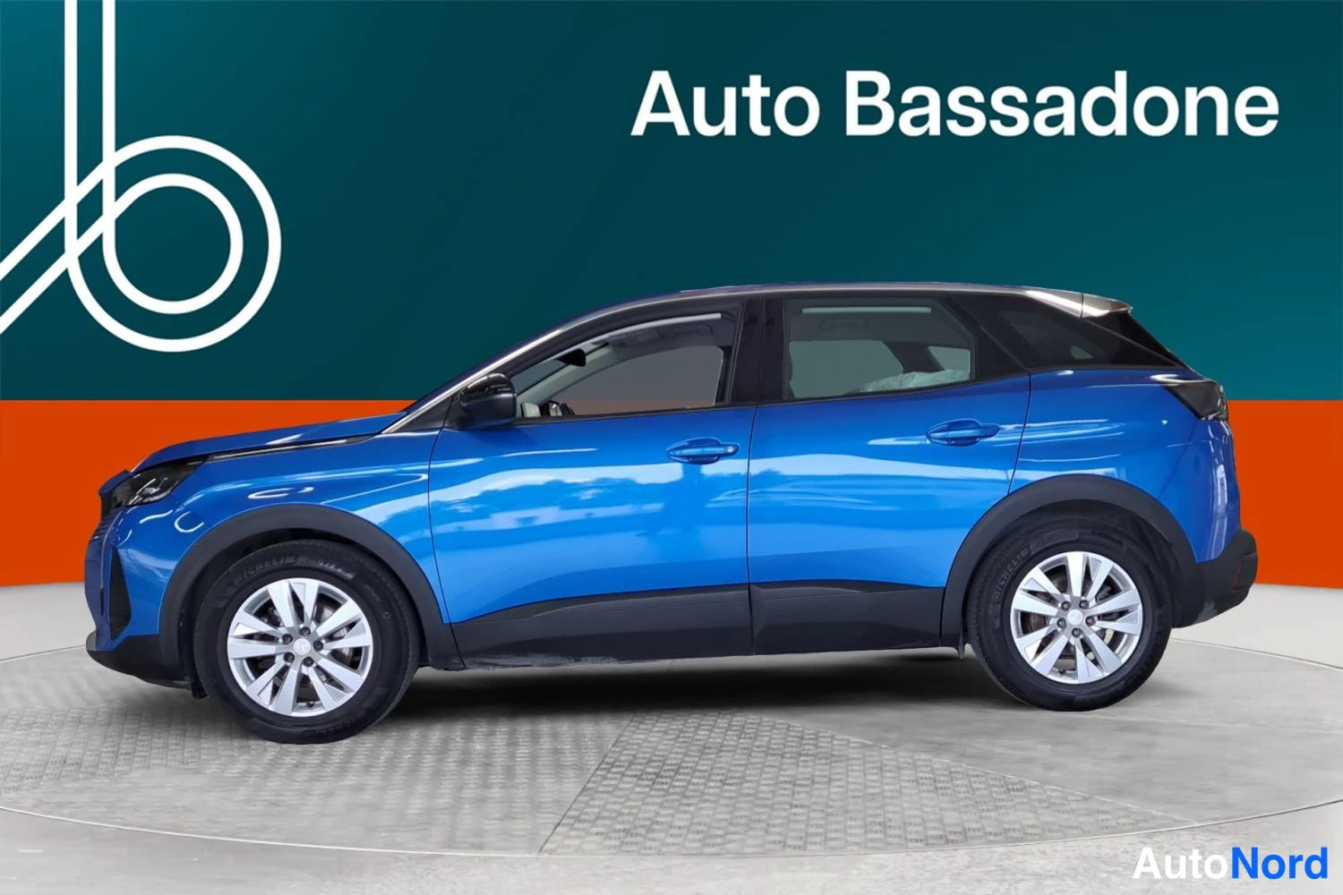Sininen Peugeot 3008 2022, sivulta, kuva 5