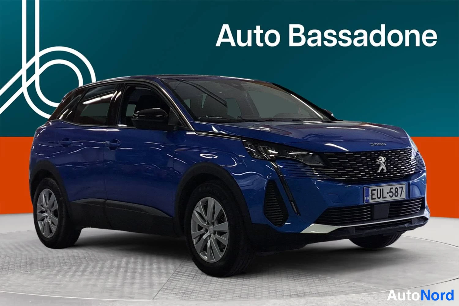 Sininen Peugeot 3008 2022, etuviisto, keula oikealle, kuva 2