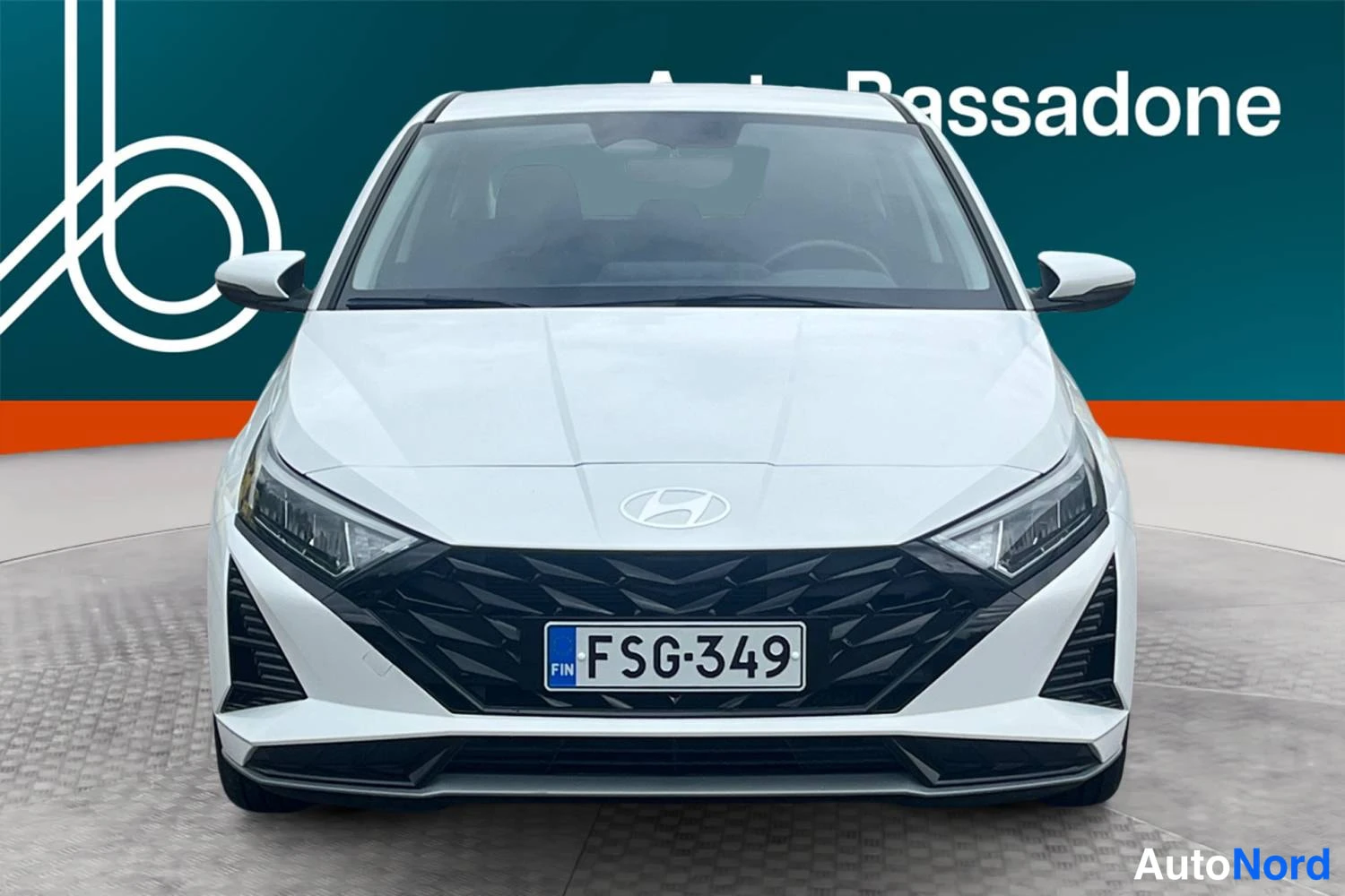 Valkoinen Hyundai I20 2025, edestä, kuva 4