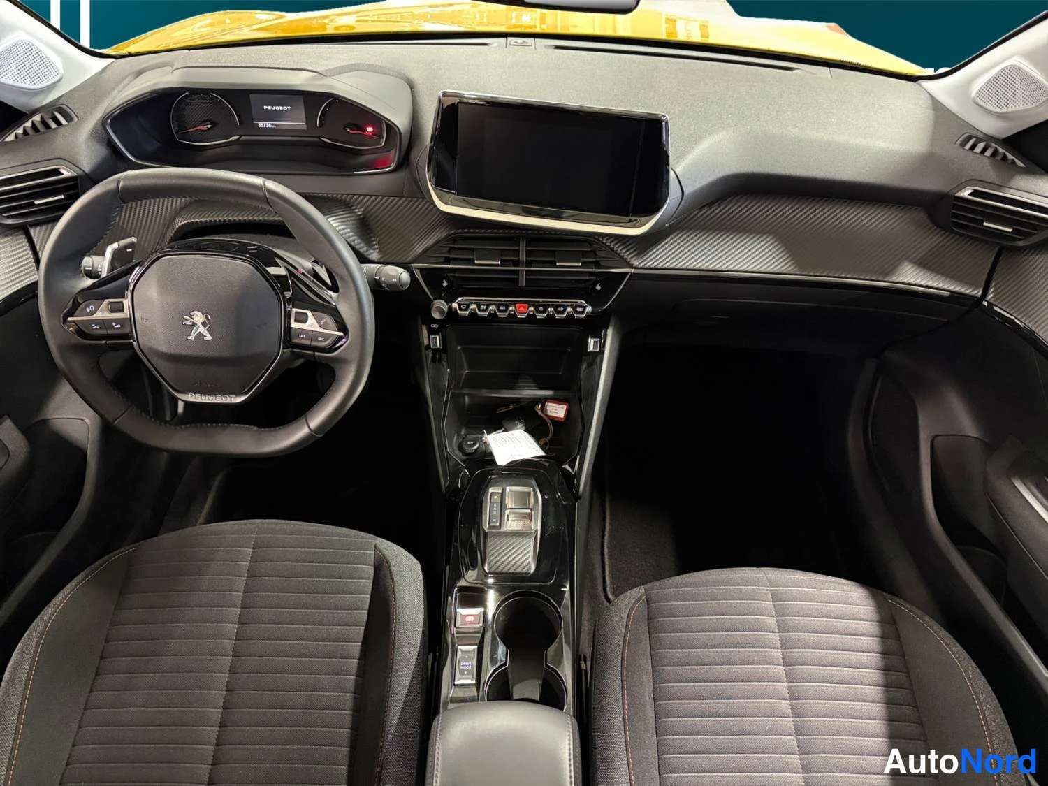 Keltainen Peugeot 208 2022, kuva 7
