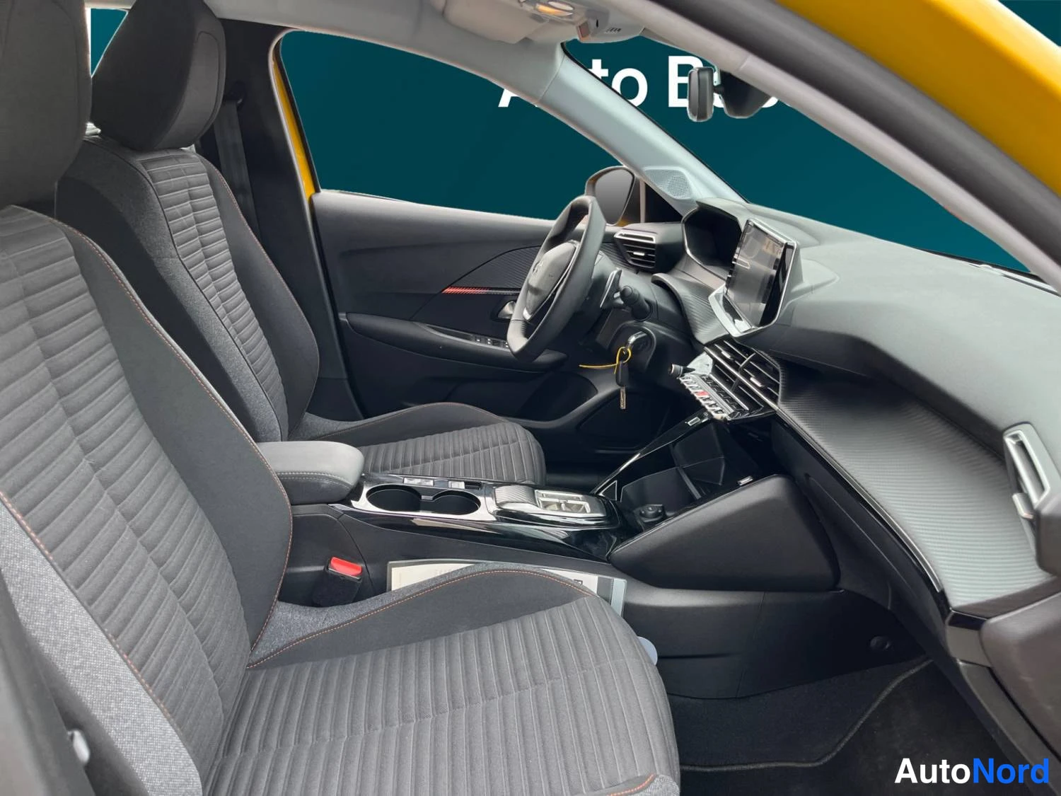 Keltainen Peugeot 208 2022, kuva 15