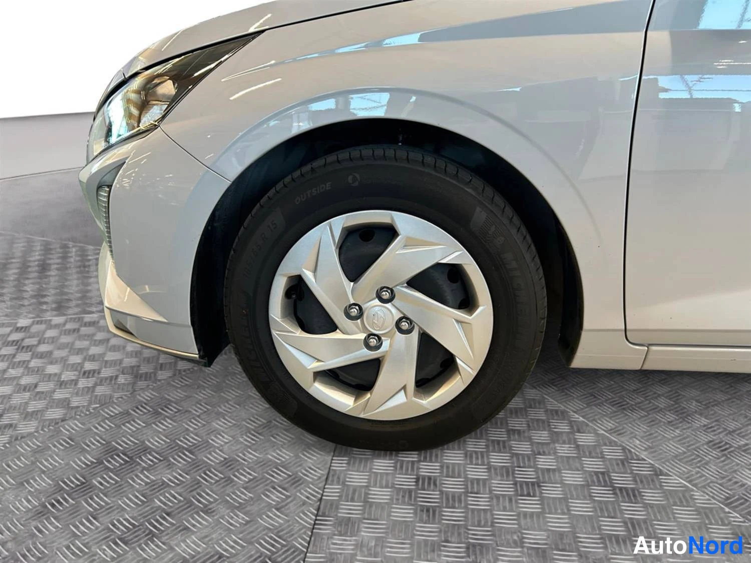 Hopea Hyundai I20 2025, etuviisto, keula vasemmalle, kuva 3