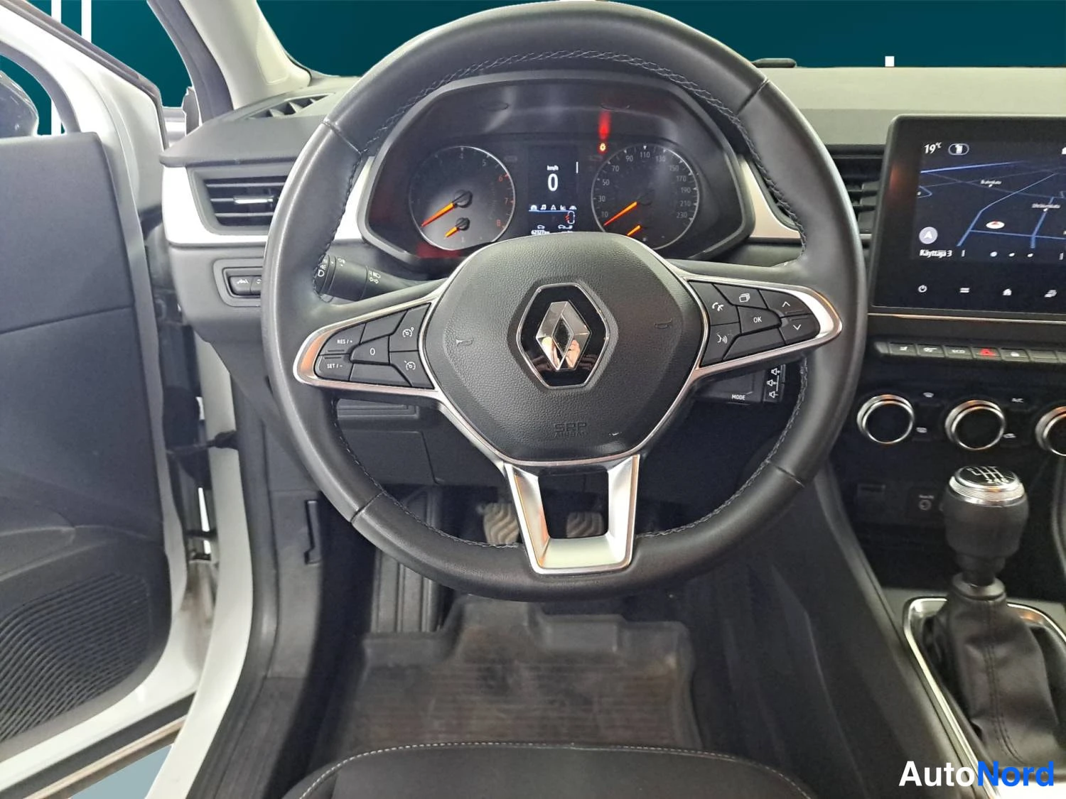 Valkoinen Renault Captur 2021, kuva 13