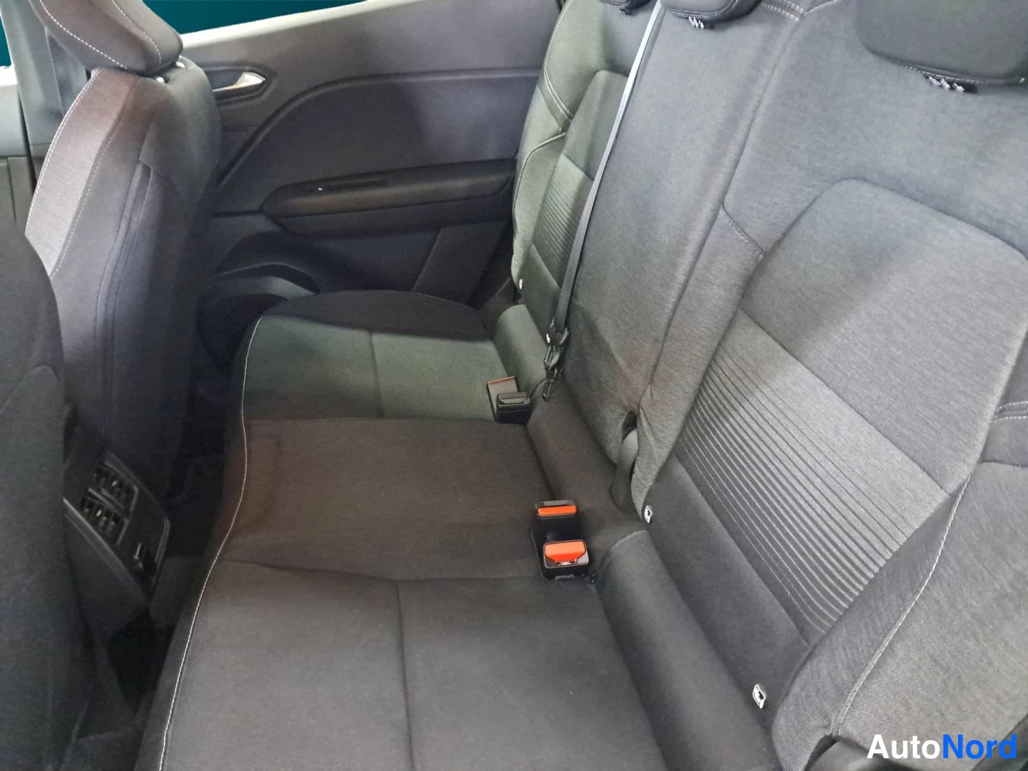 Valkoinen Renault Captur 2021, kuva 14