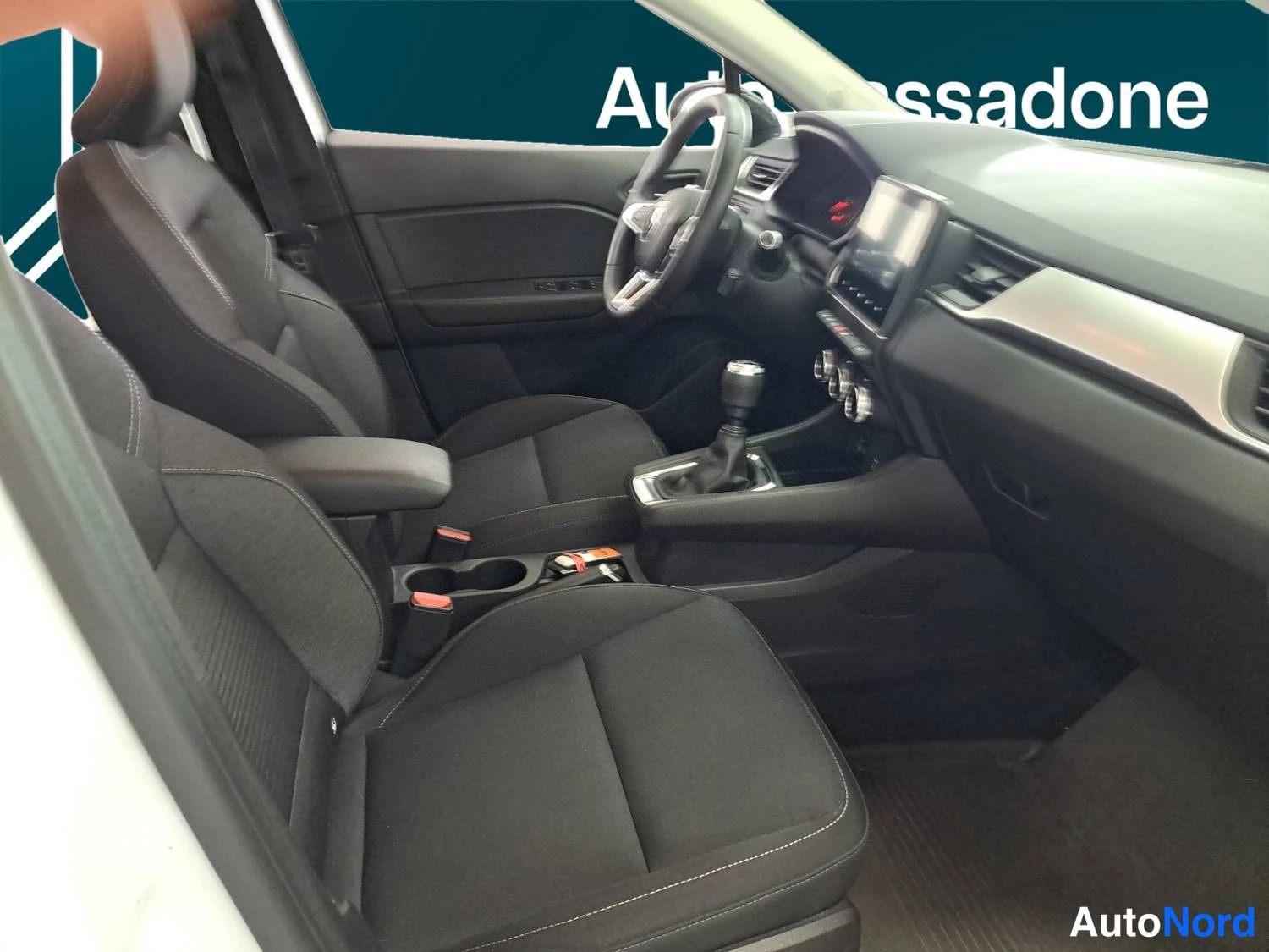 Valkoinen Renault Captur 2021, kuva 15