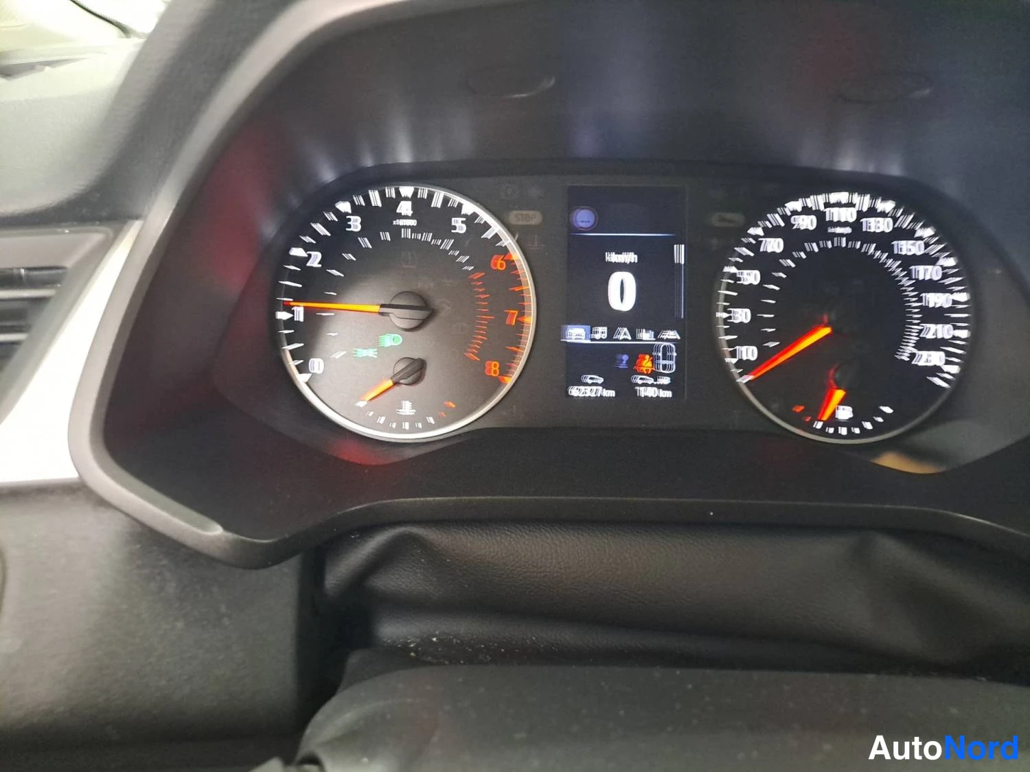 Valkoinen Renault Captur 2021, kuva 19