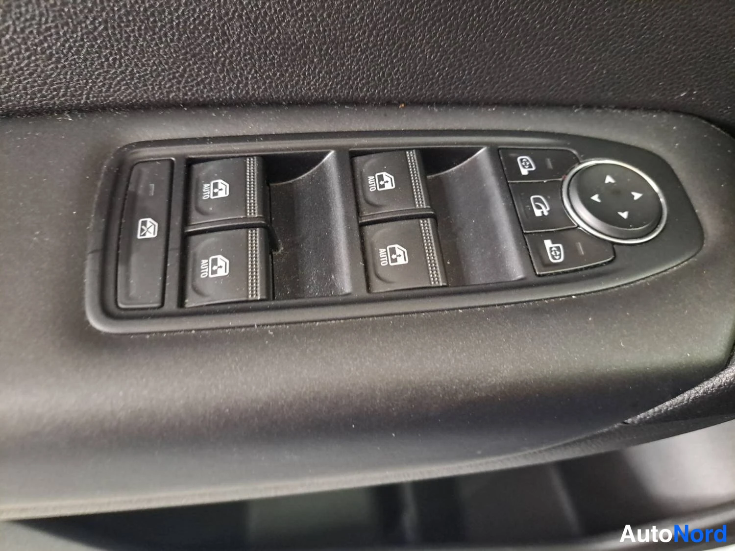 Valkoinen Renault Captur 2021, kuva 20