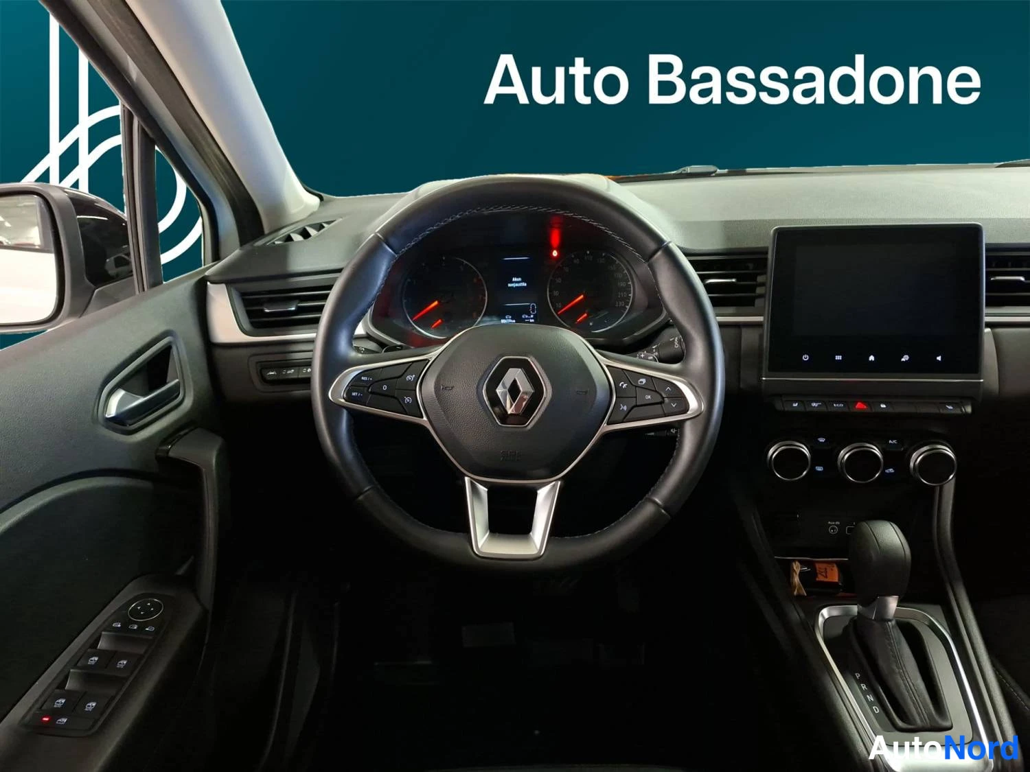 Valkoinen Renault Captur 2022, kuva 13