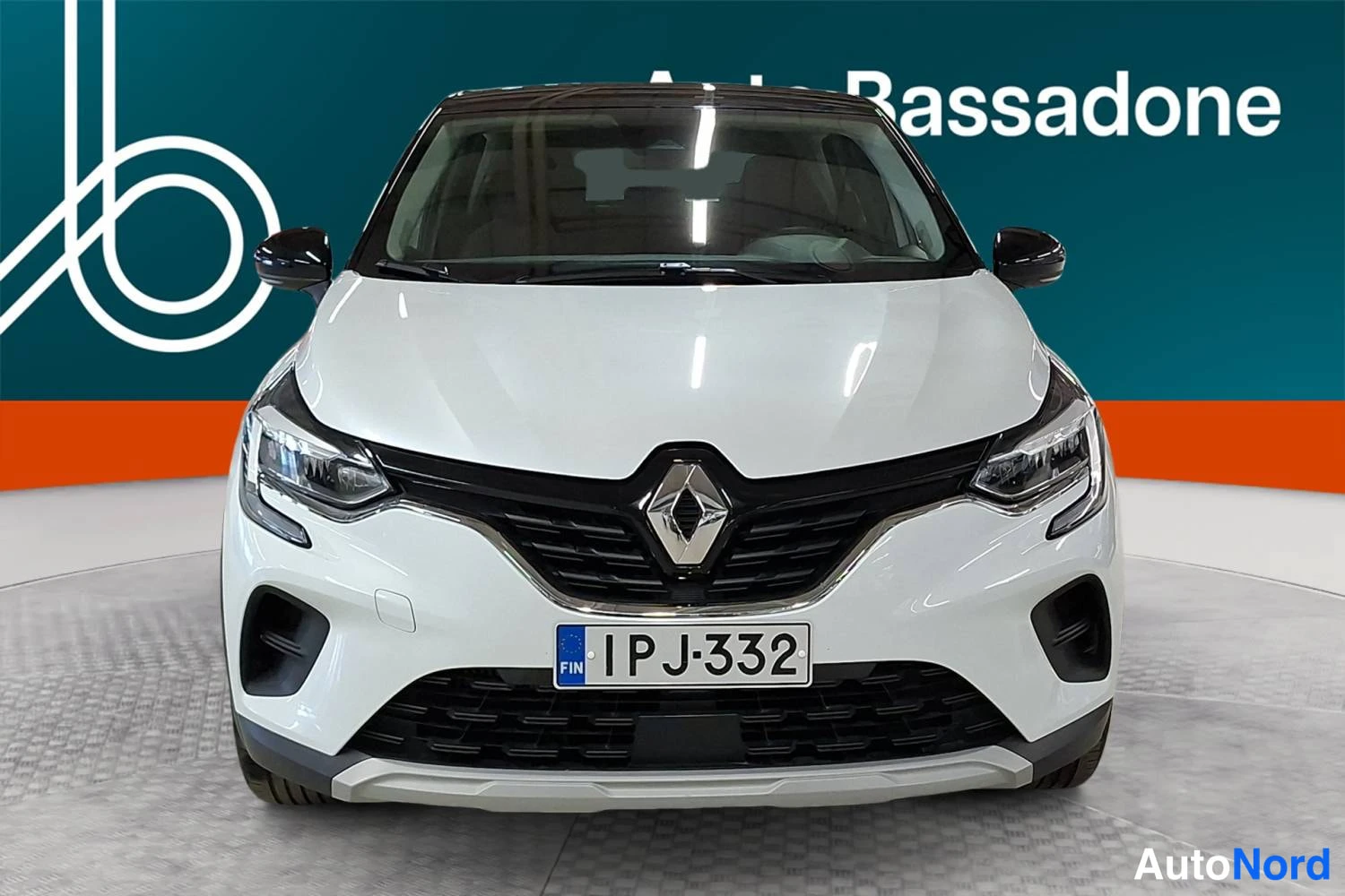 Valkoinen Renault Captur 2022, edestä, kuva 4