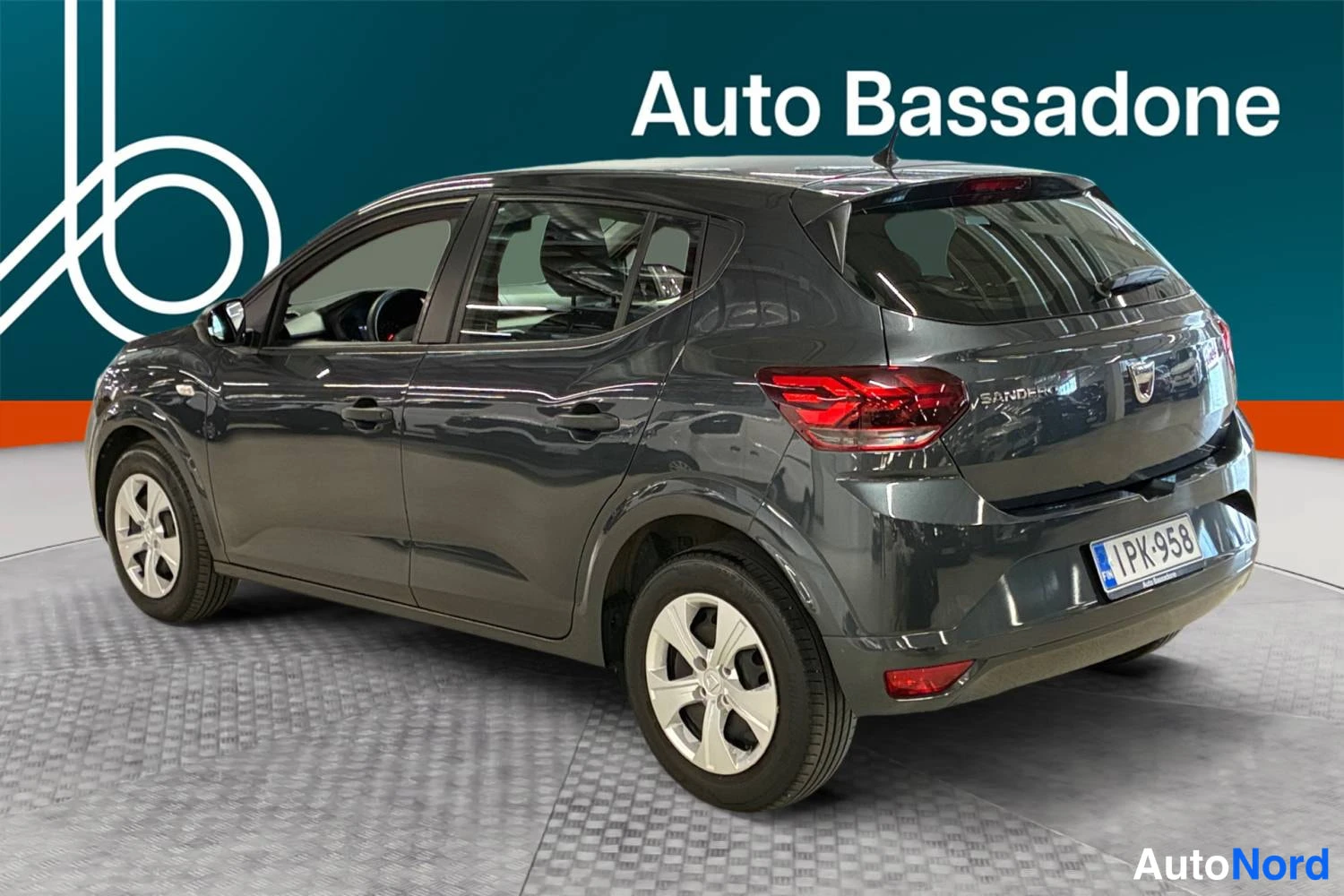 Harmaa Dacia Sandero 2022, takaviisto, kuva 6