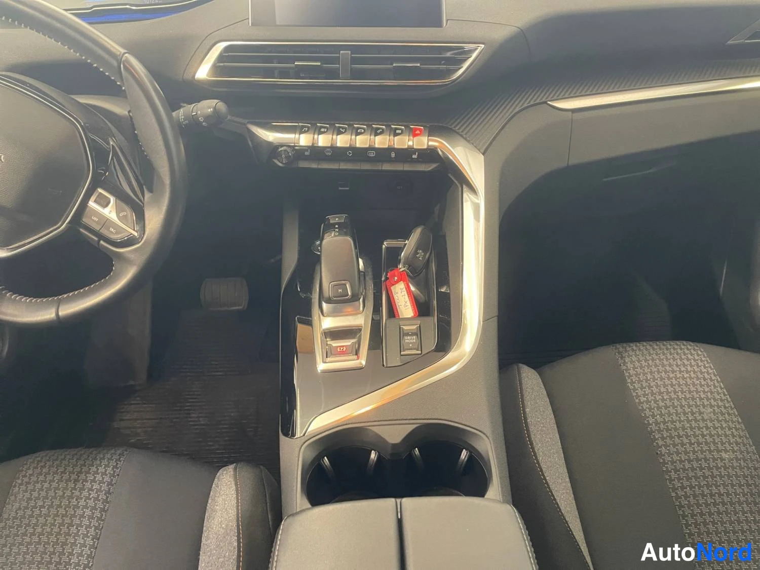 Punainen Peugeot 3008 2022, kuva 10