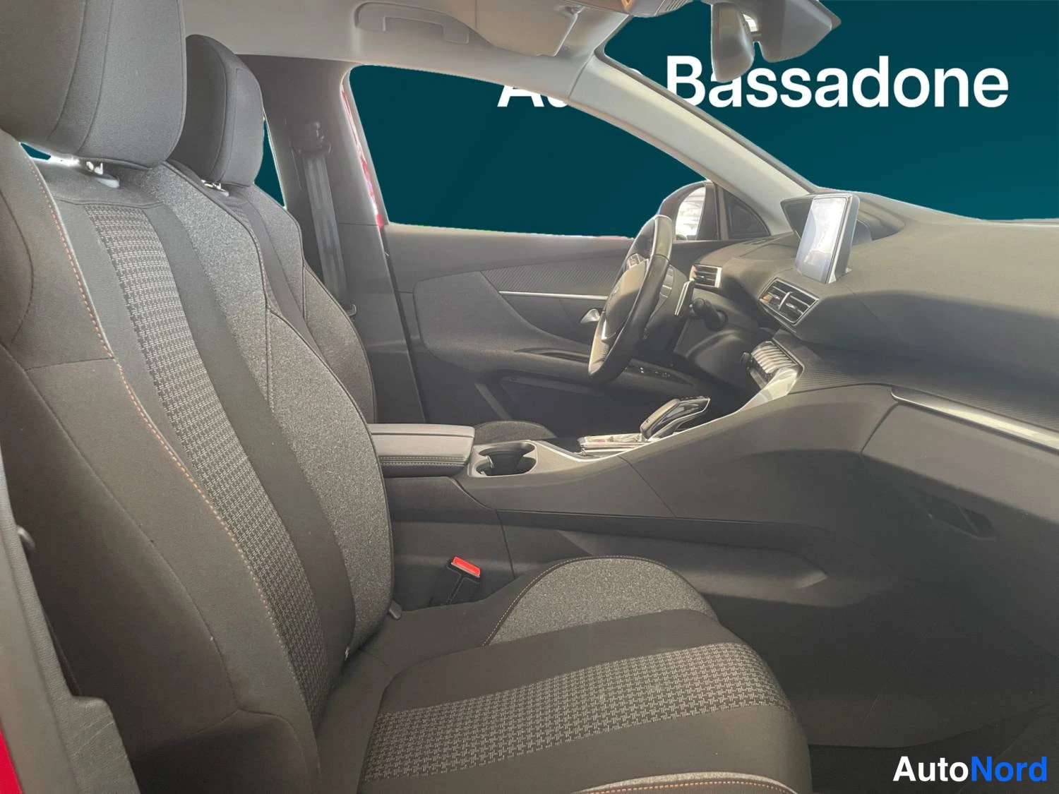 Punainen Peugeot 3008 2022, kuva 14