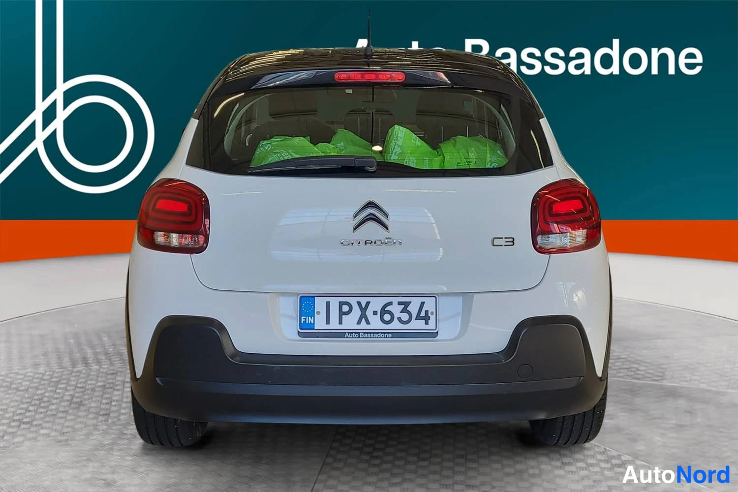 Valkoinen Citroen C3 2022, takaa, kuva 9
