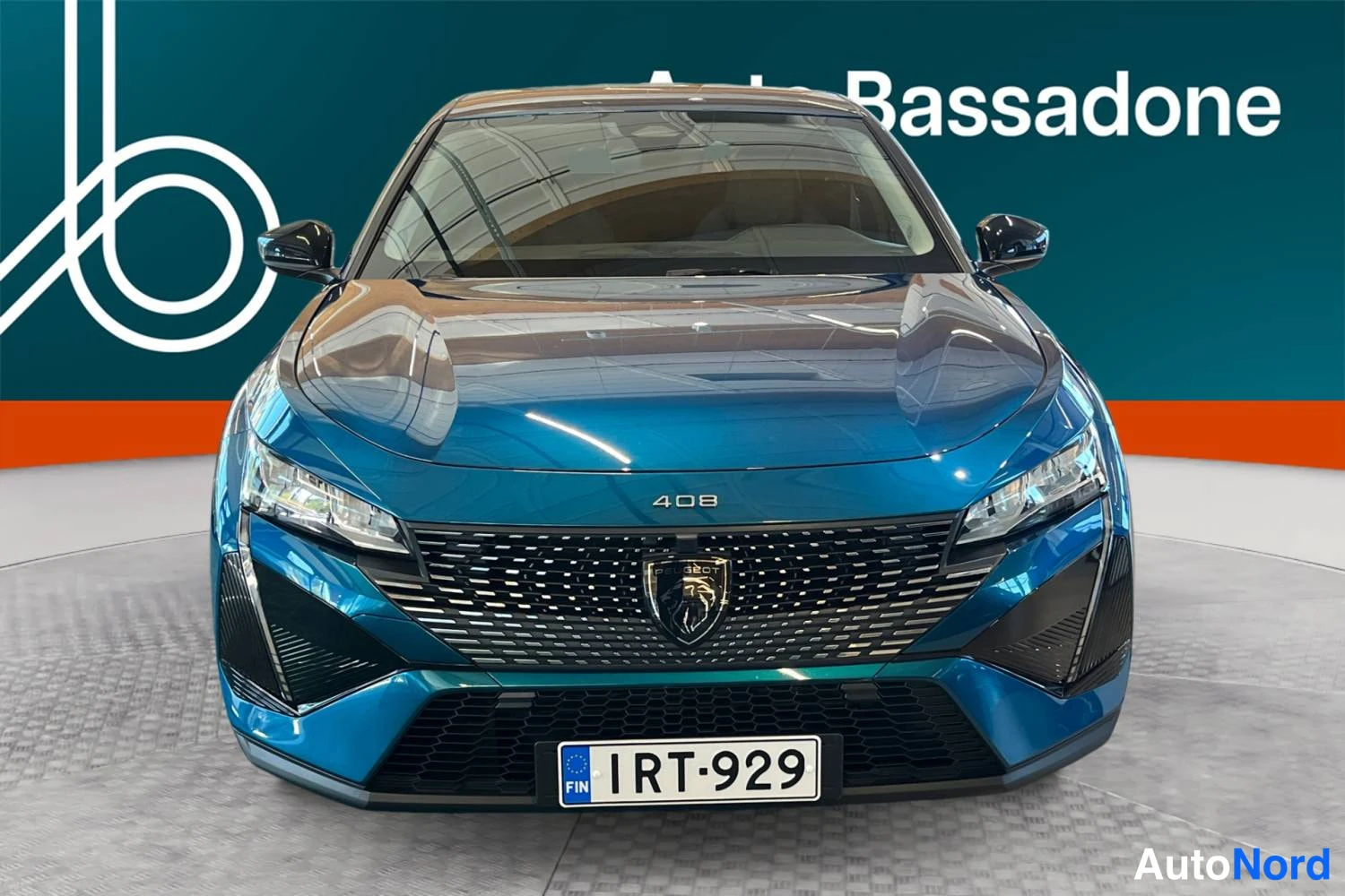 Sininen Peugeot 408 2024, edestä, kuva 3