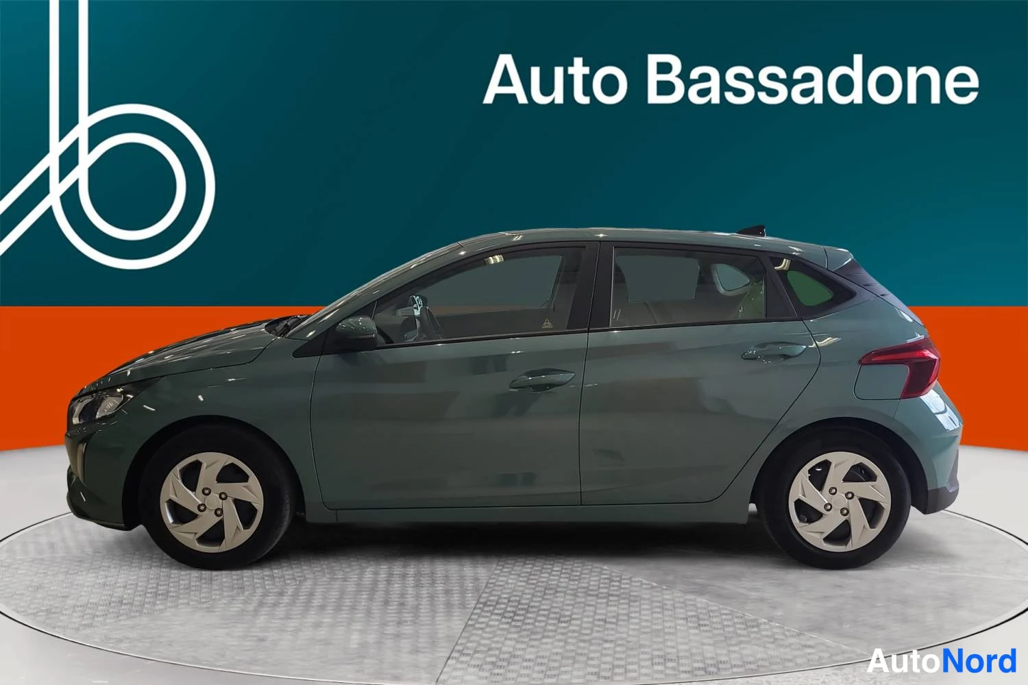 Harmaa Hyundai I20 2025, sivulta, kuva 4