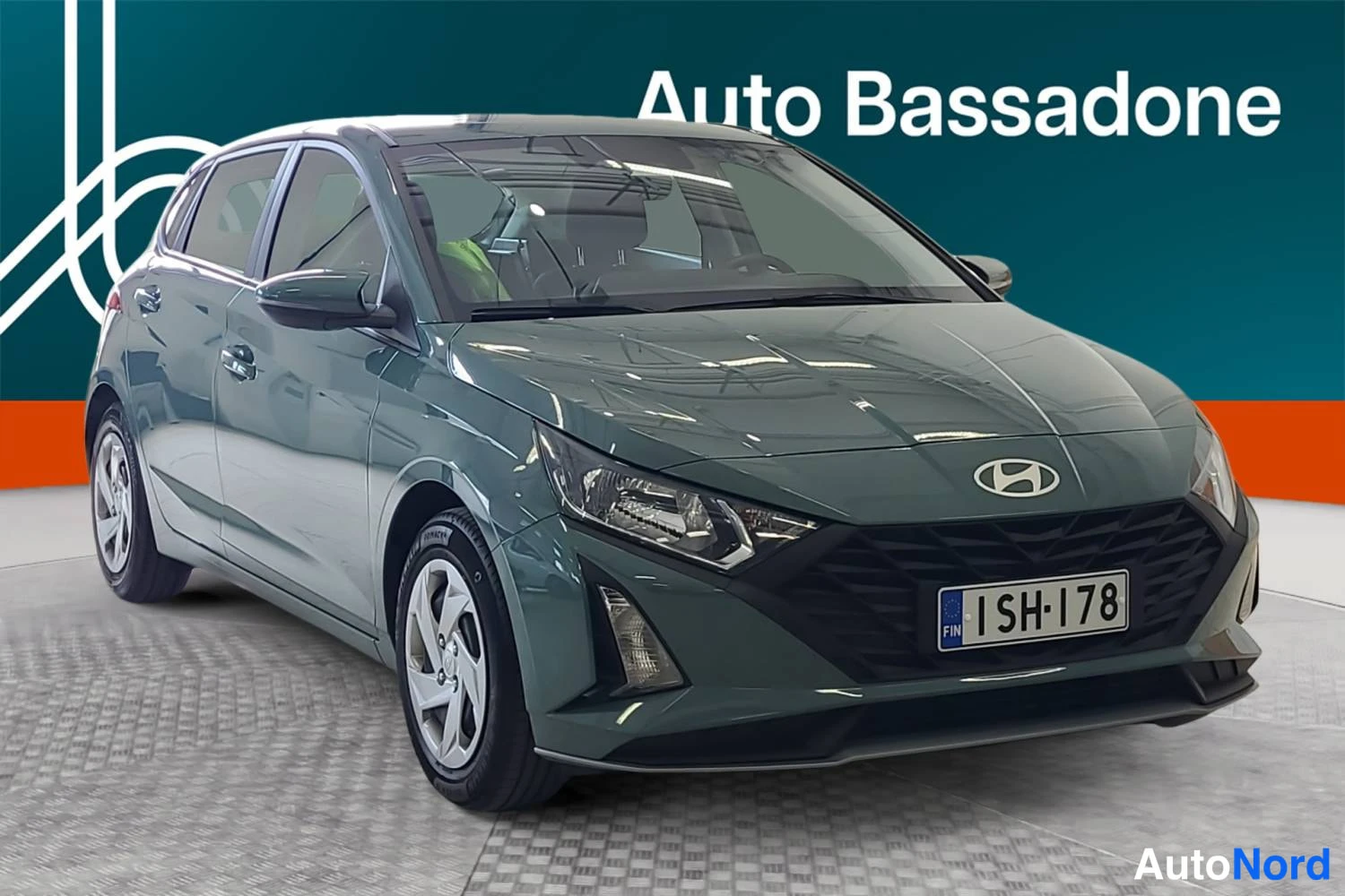 Harmaa Hyundai I20 2025, etuviisto, keula oikealle, kuva 2