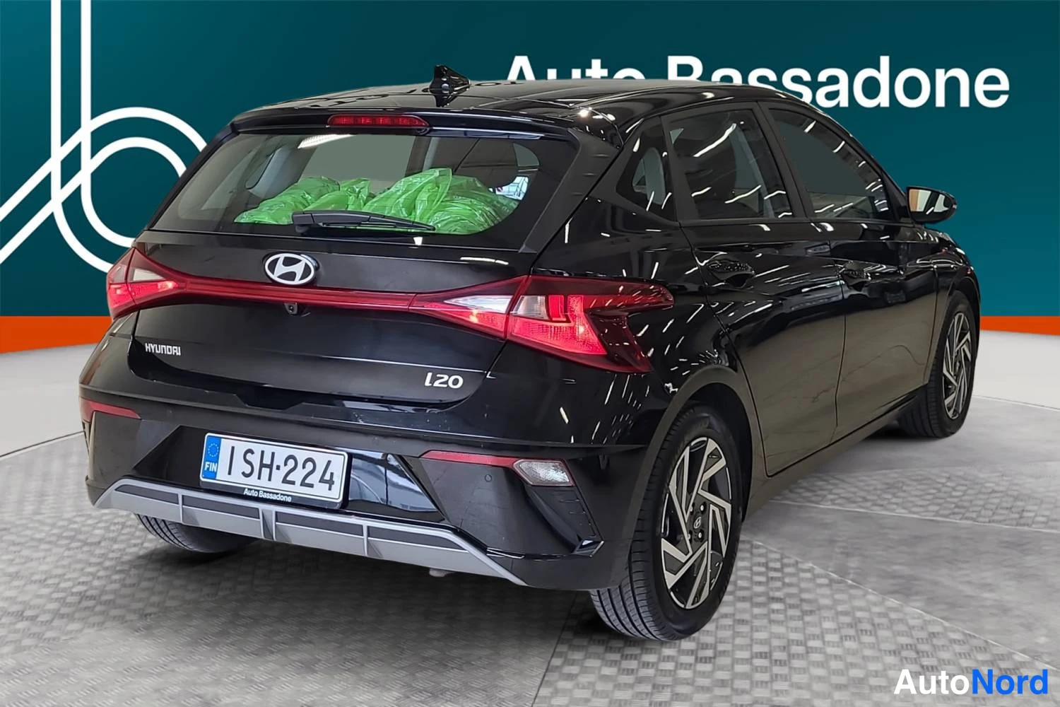 Musta Hyundai I20 2025, takaviisto, kuva 7