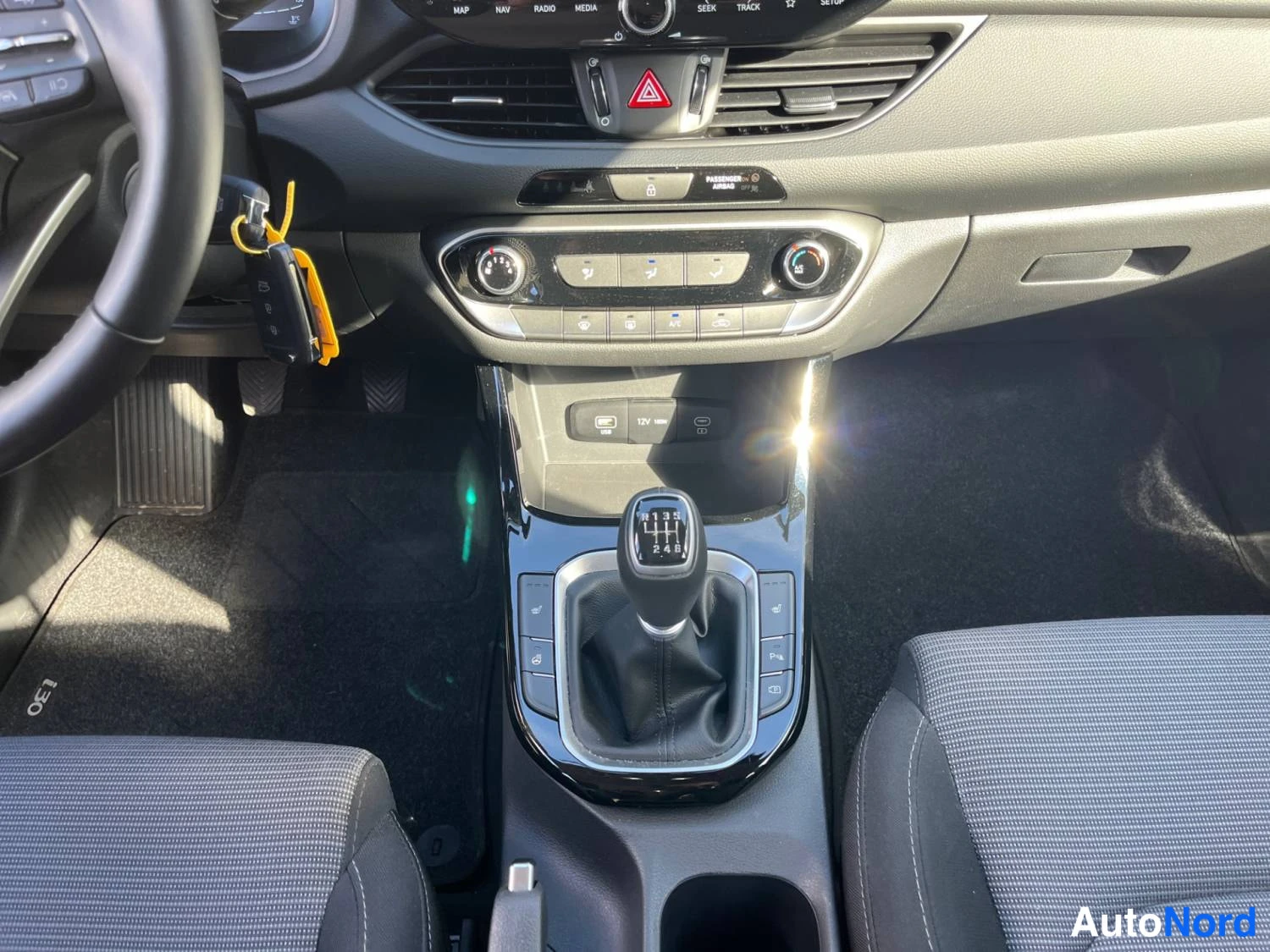 Musta Hyundai I30 2025, kuva 11