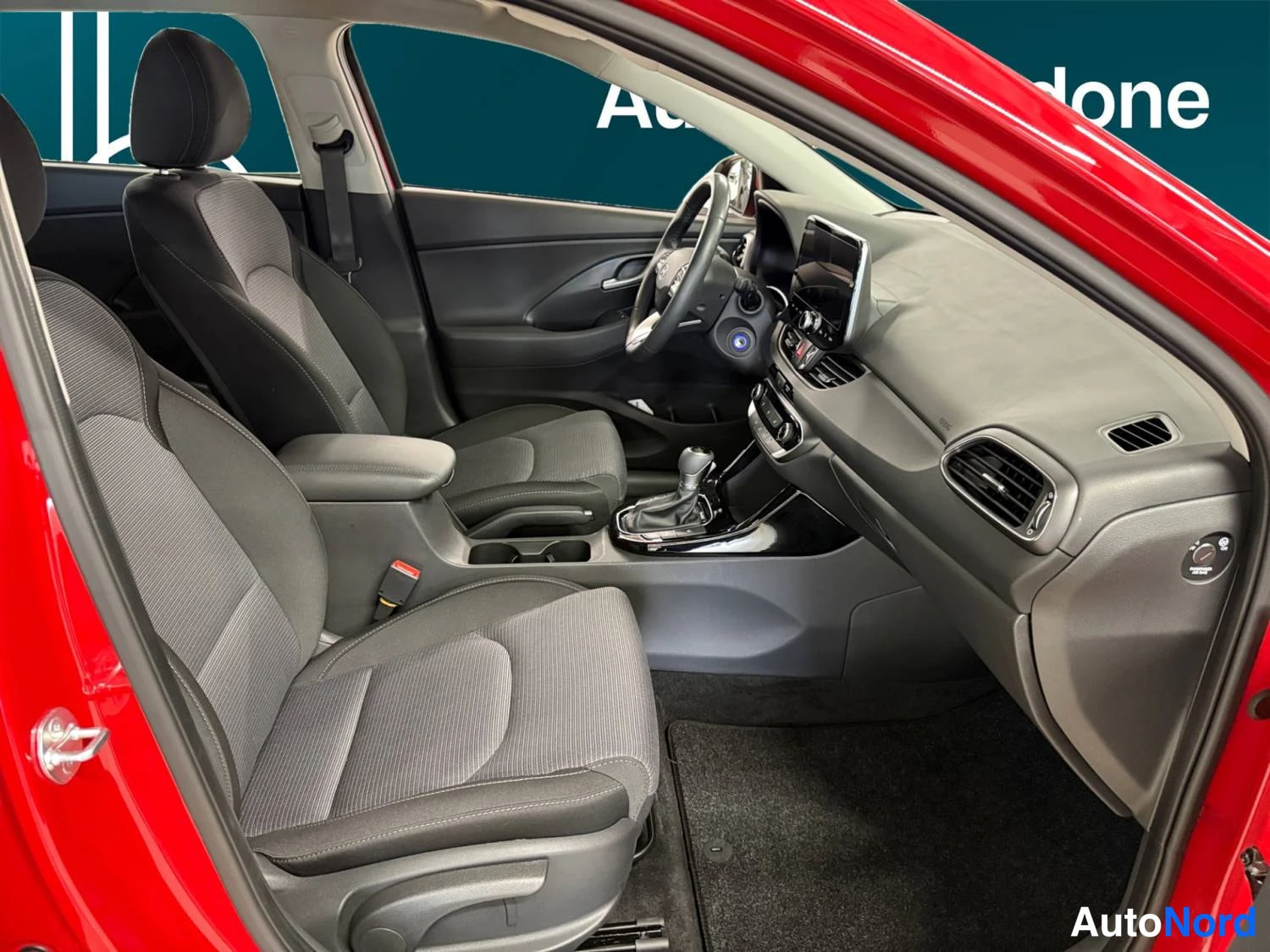 Punainen Hyundai I30 2025, kuva 14