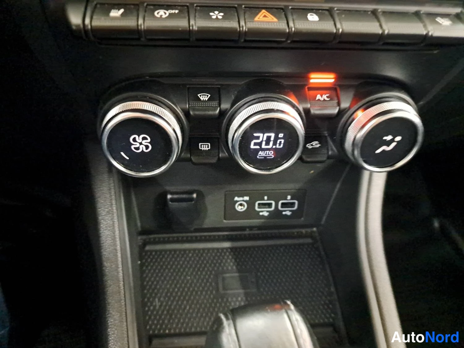 Oranssi Renault Captur 2022, kuva 17