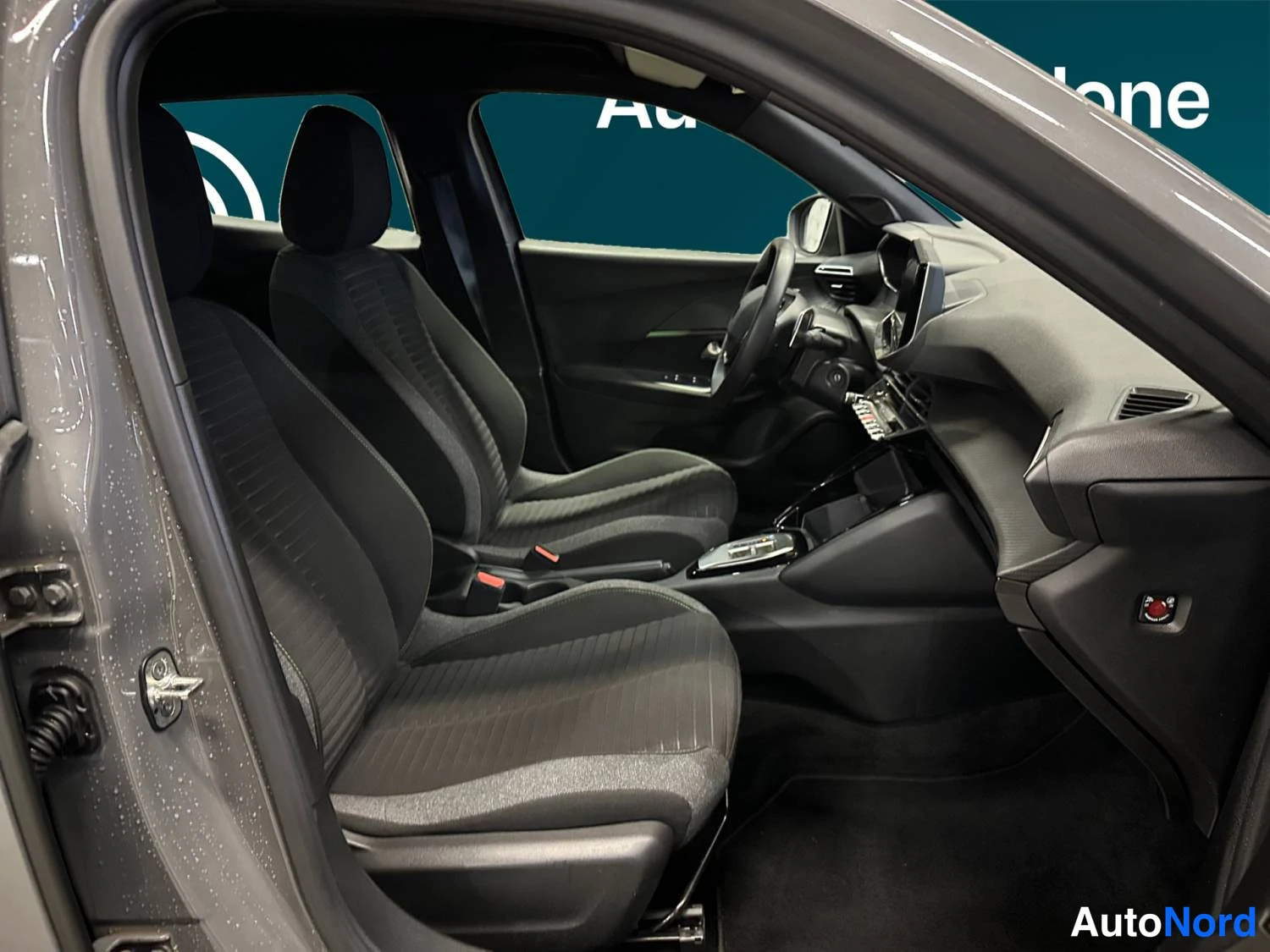 Harmaa Peugeot 2008 2024, kuva 15