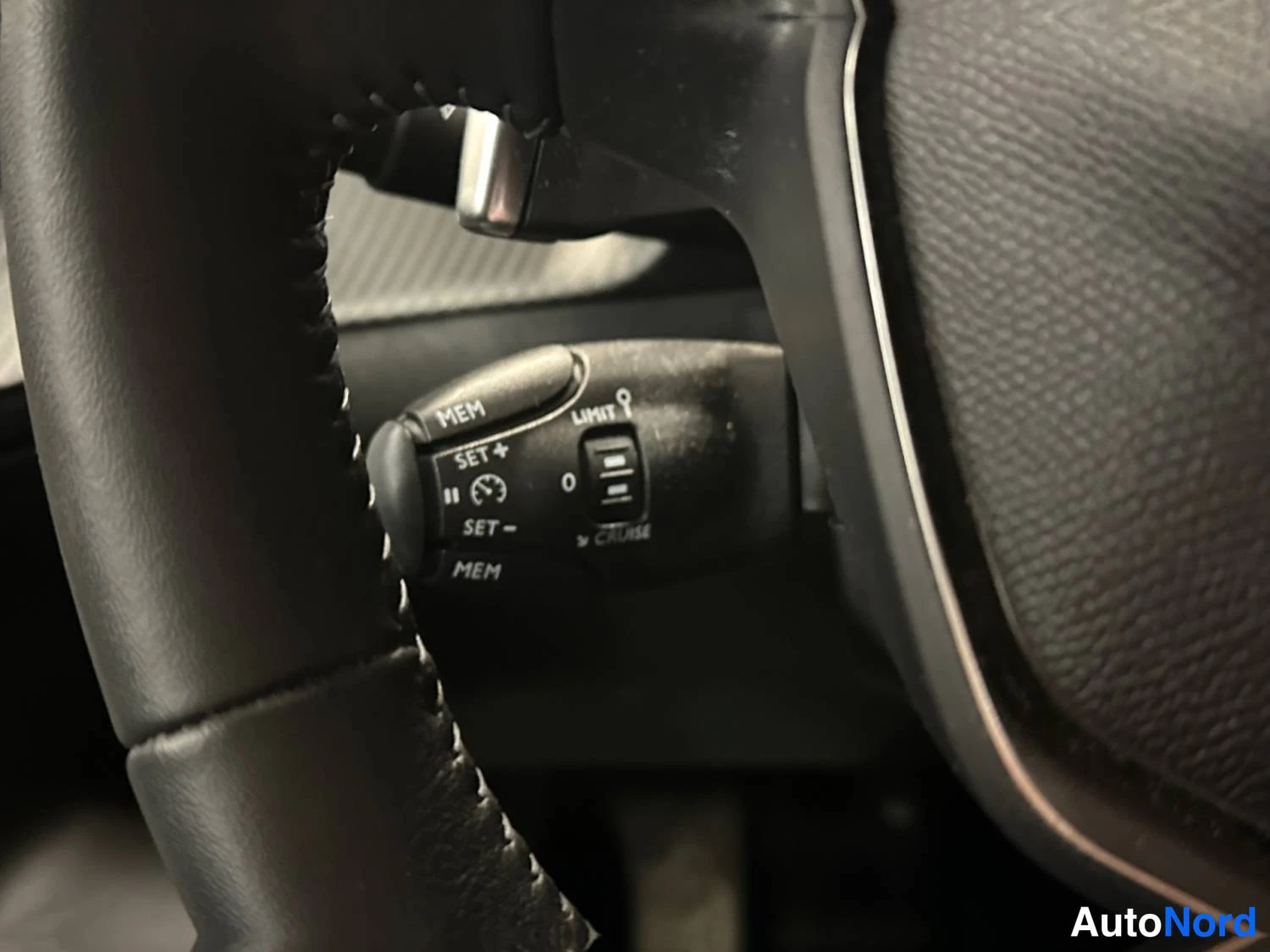 Harmaa Peugeot 2008 2024, kuva 19