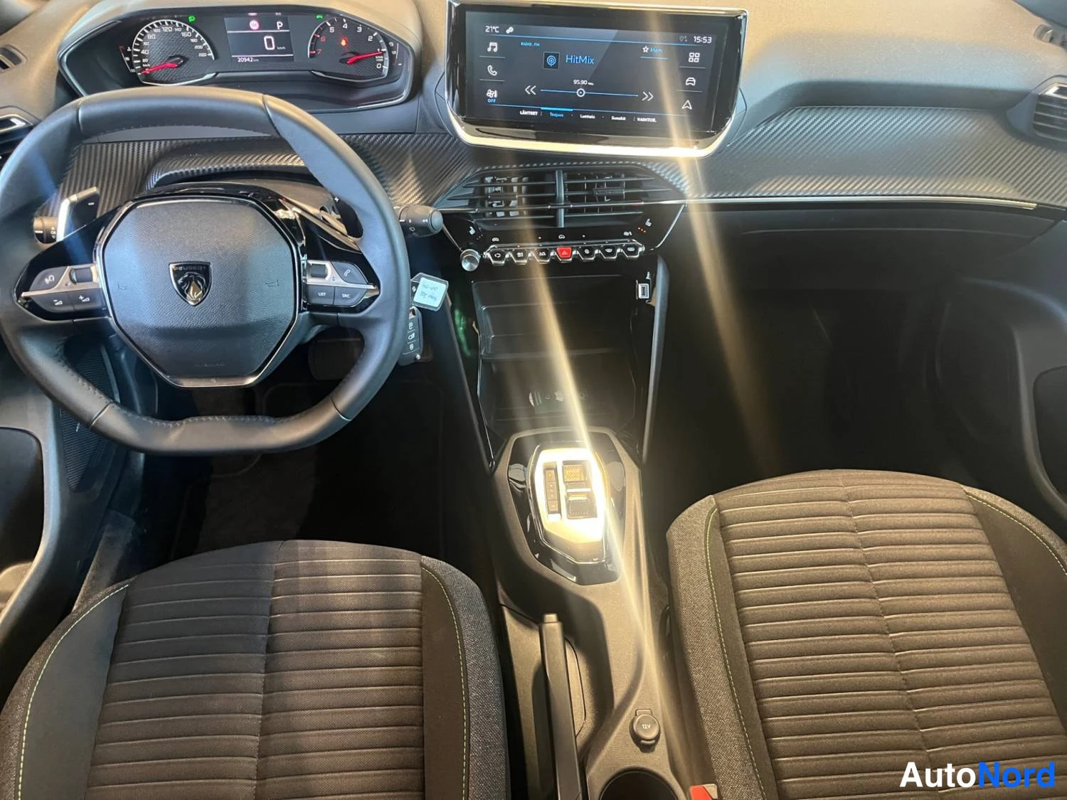 Harmaa Peugeot 2008 2024, kuva 10