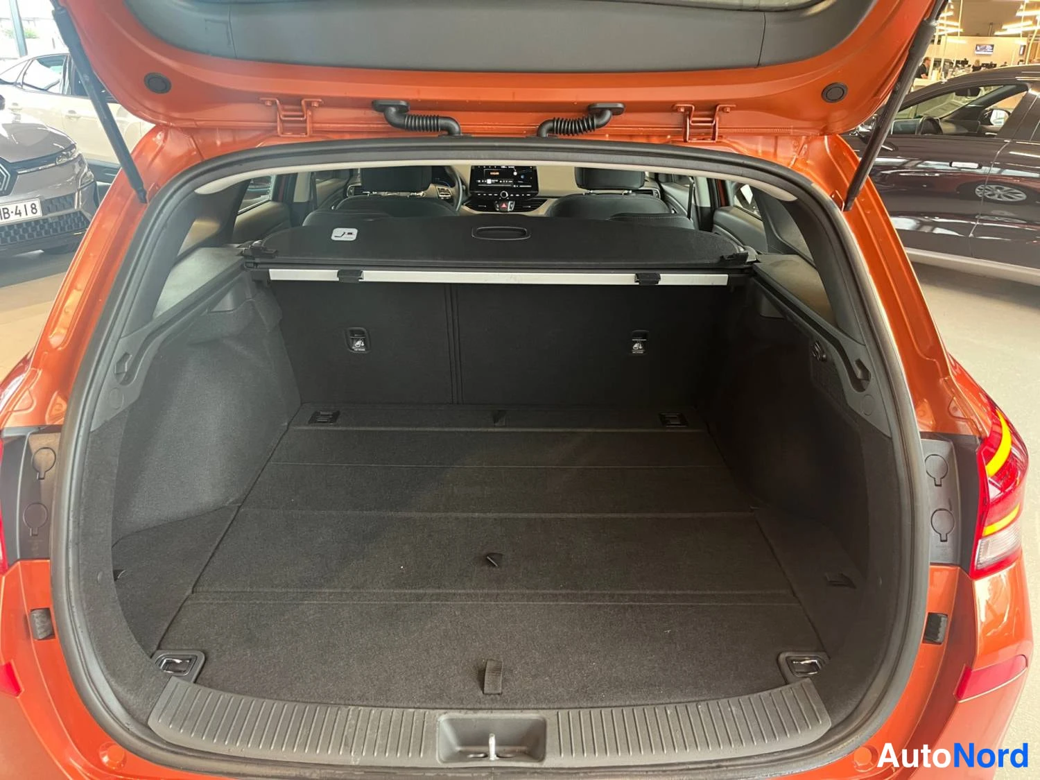 Oranssi Hyundai I30 2025, takaa, kuva 17