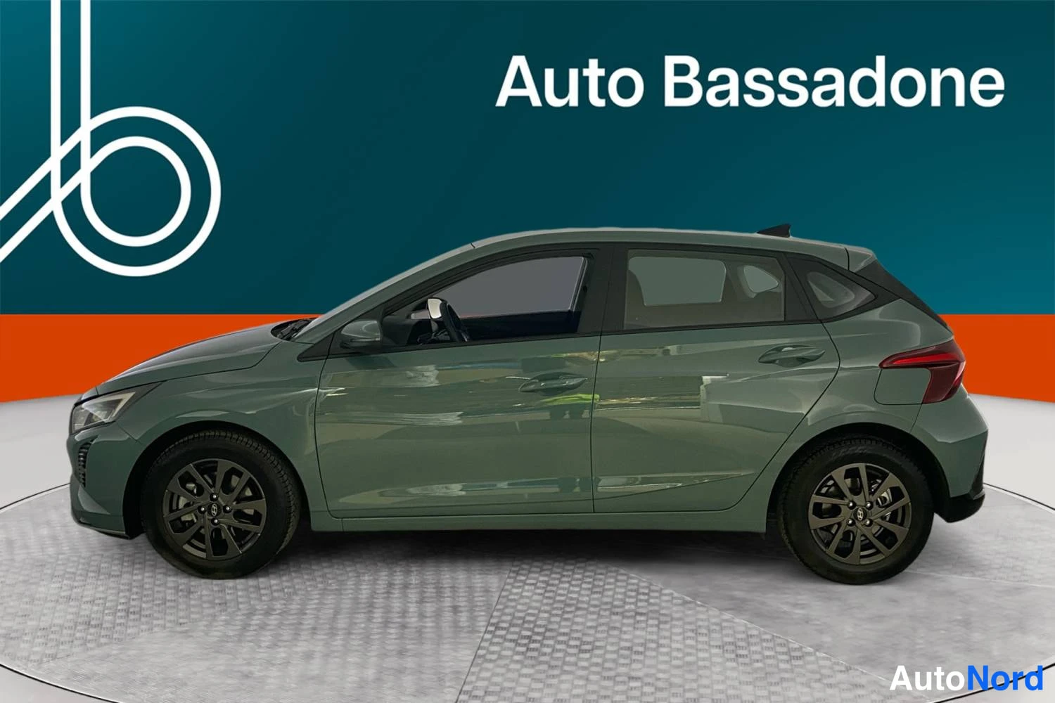 Vihreä Hyundai I20 2025, sivulta, kuva 4
