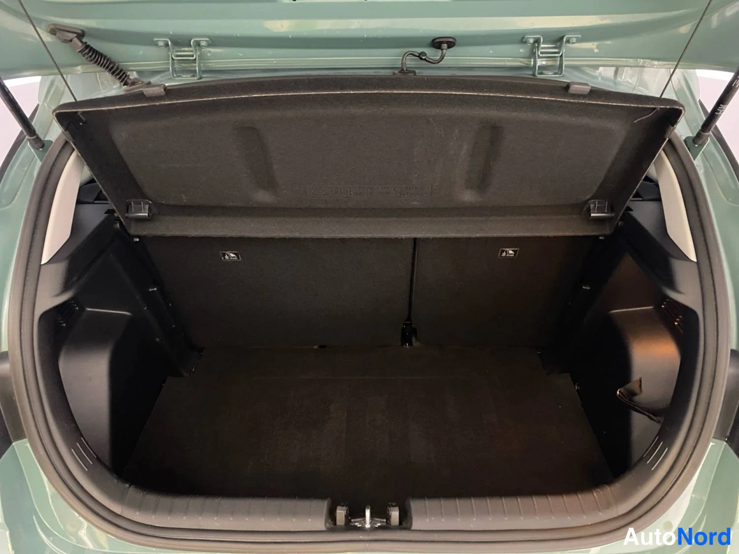 Vihreä Hyundai I20 2025, takaa, kuva 8