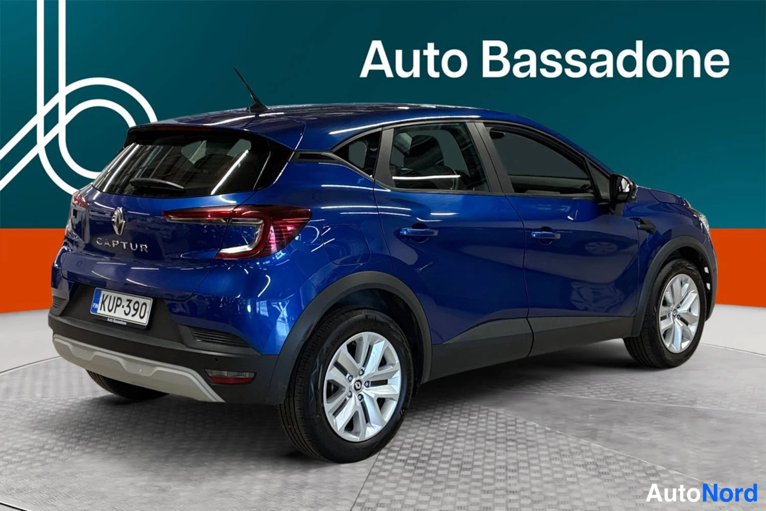 Sininen Renault Captur 2023, takaviisto, kuva 7