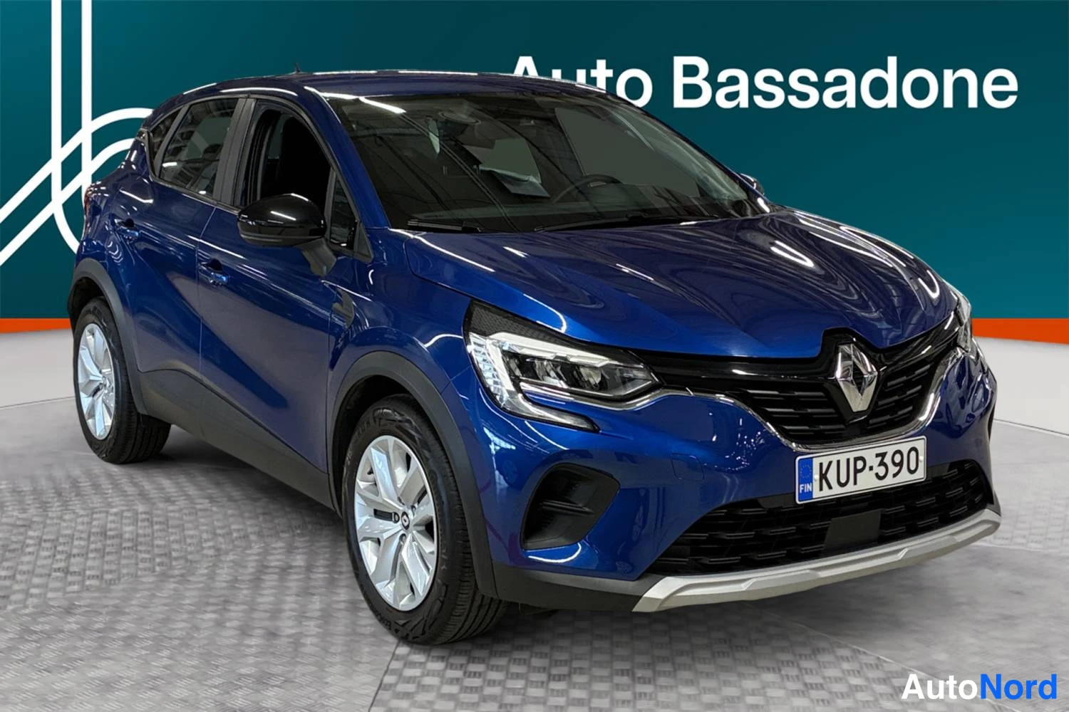 Sininen Renault Captur 2023, etuviisto, keula oikealle, kuva 3