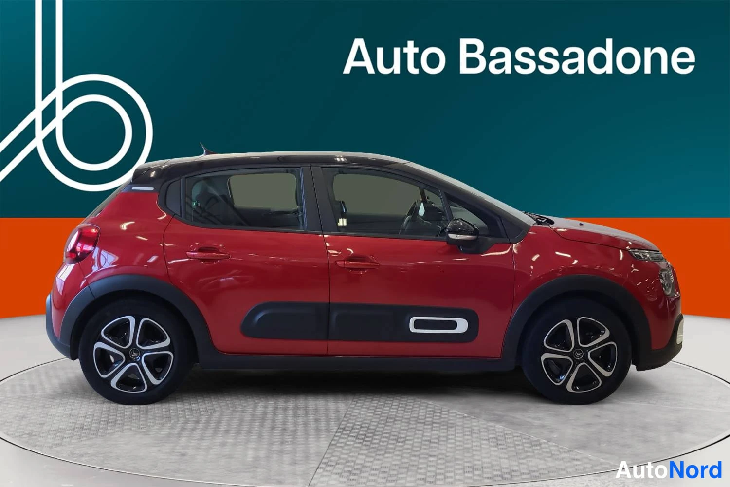 Punainen Citroen C3 2022, sivulta, kuva 6