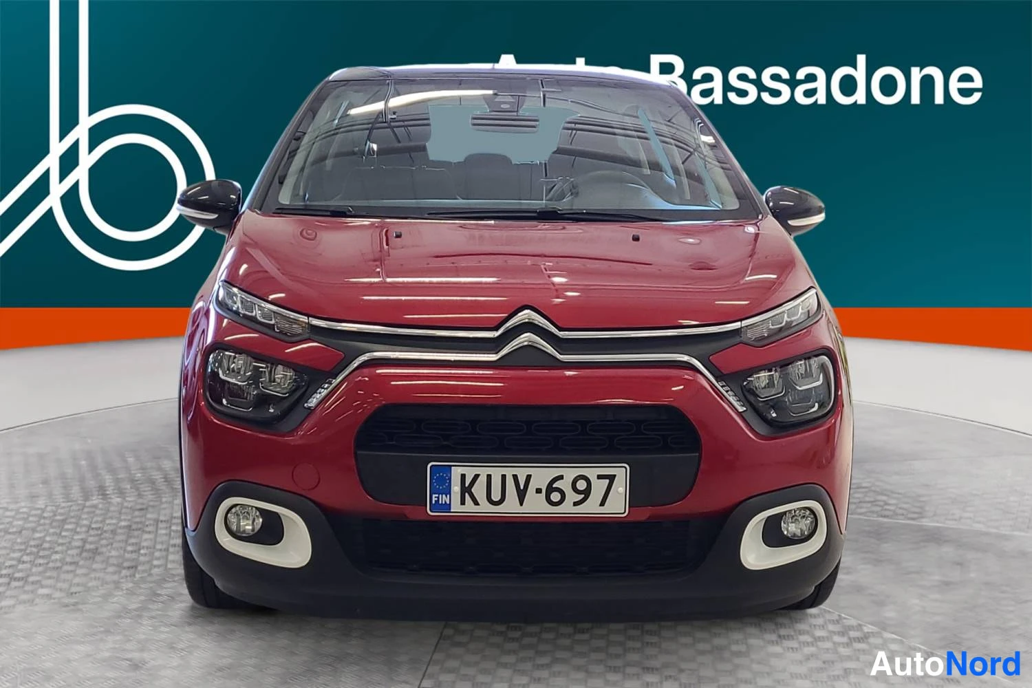 Punainen Citroen C3 2022, edestä, kuva 3