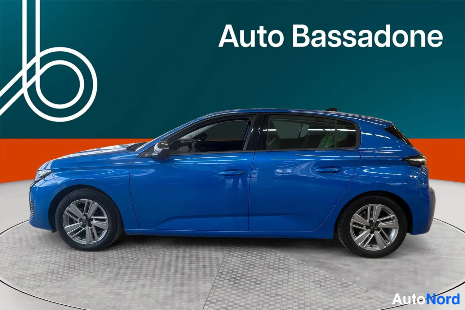 Sininen Peugeot 308 2022, sivulta, kuva 5